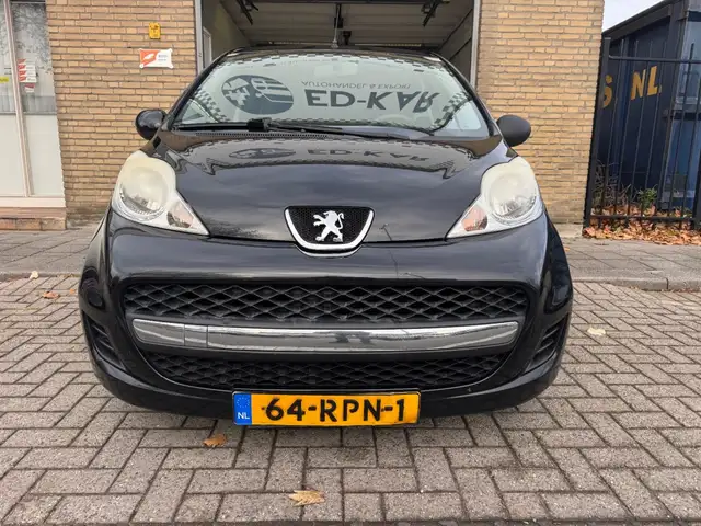 Peugeot 107 view 4