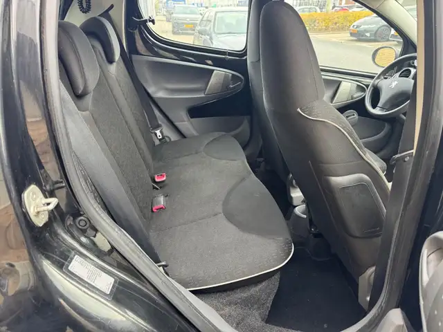 Peugeot 107 view 11
