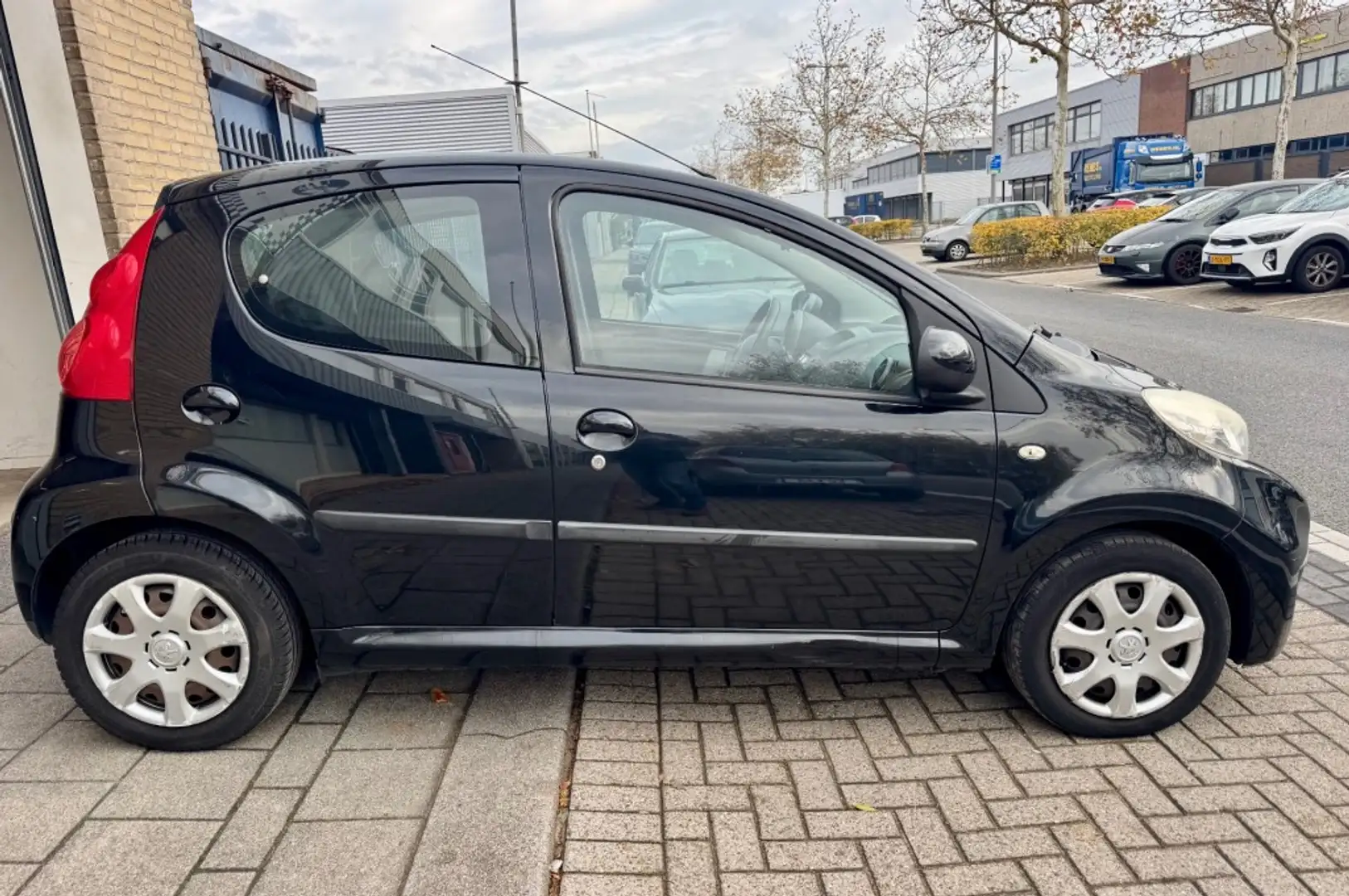 Peugeot 107 1.0-12V XS 5DRS AIRCO NAP APK NETTE AUTO Zwart - 2