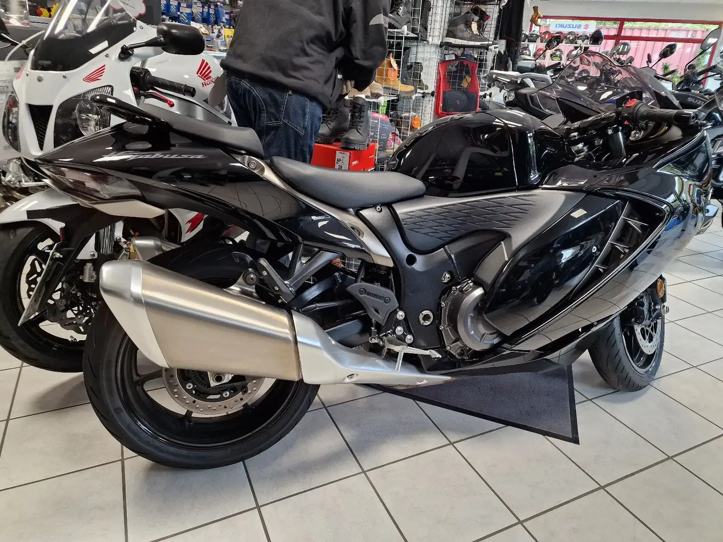 Suzuki GSX 1300 R  Hayabusa Negro - 2