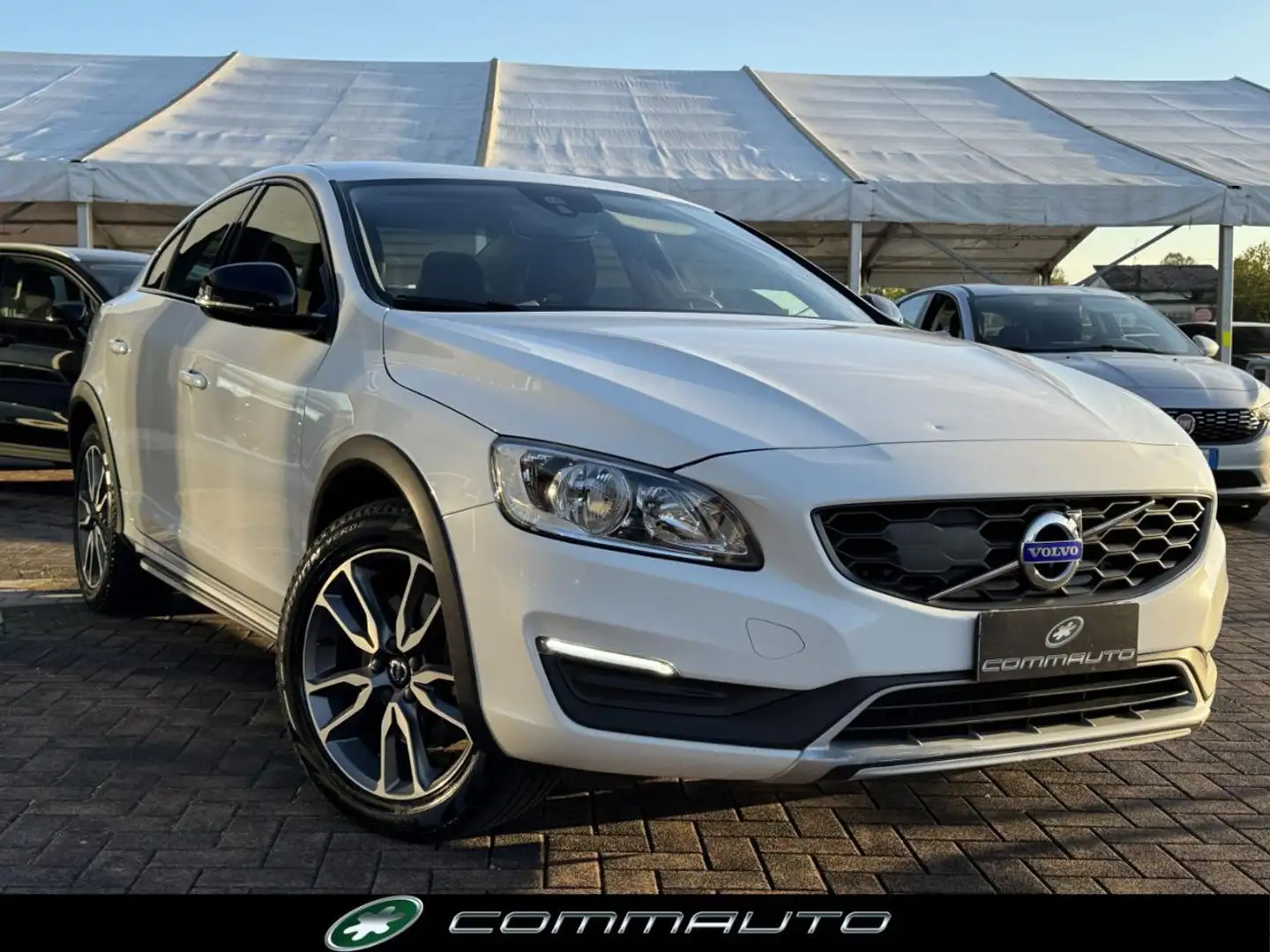 Volvo S60 Cross Country D3 Geartronic Summum Blanc - 1