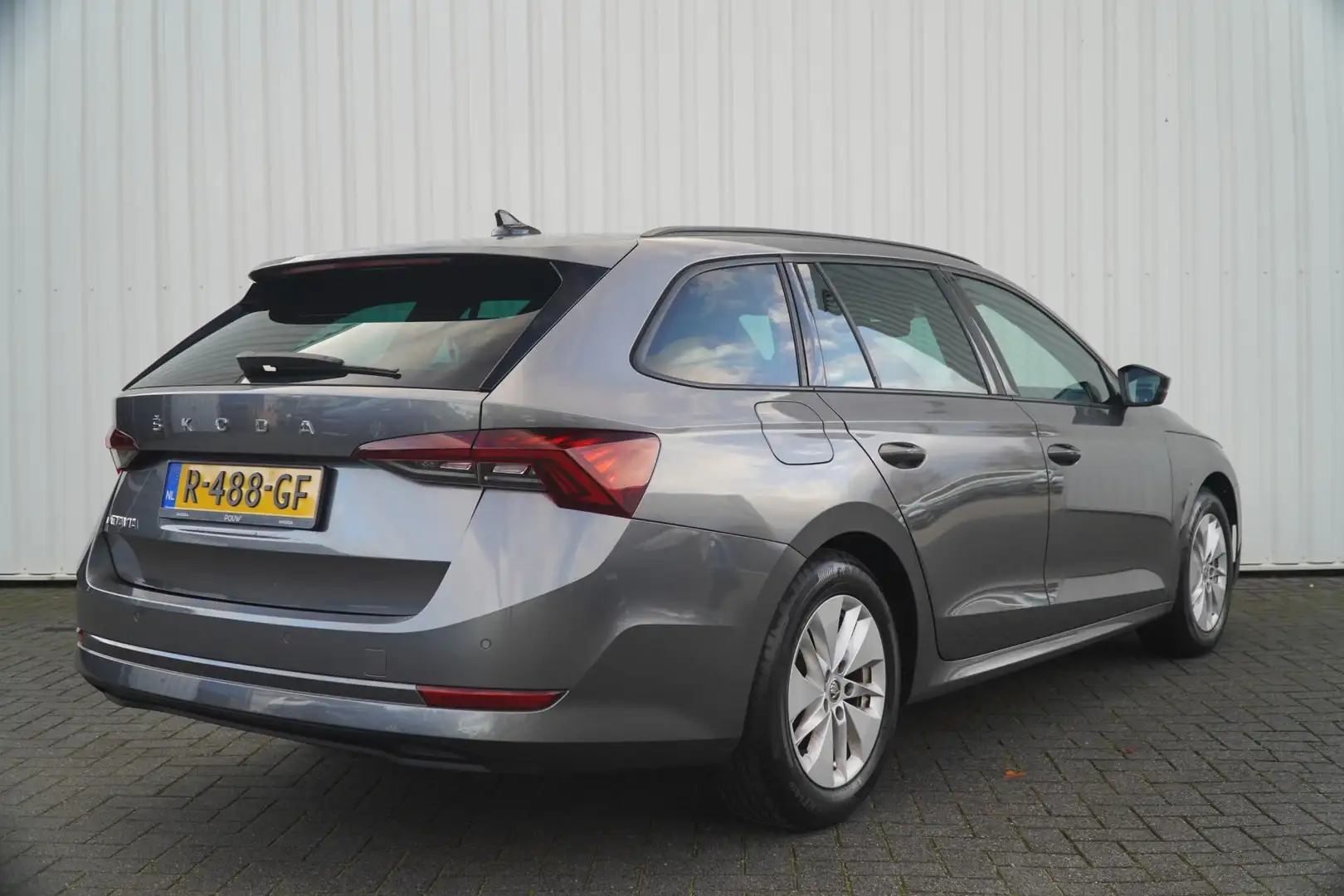 Skoda Octavia Combi 1.0 TSI 110pk Sport Business | Apple CarPlay Grau - 2