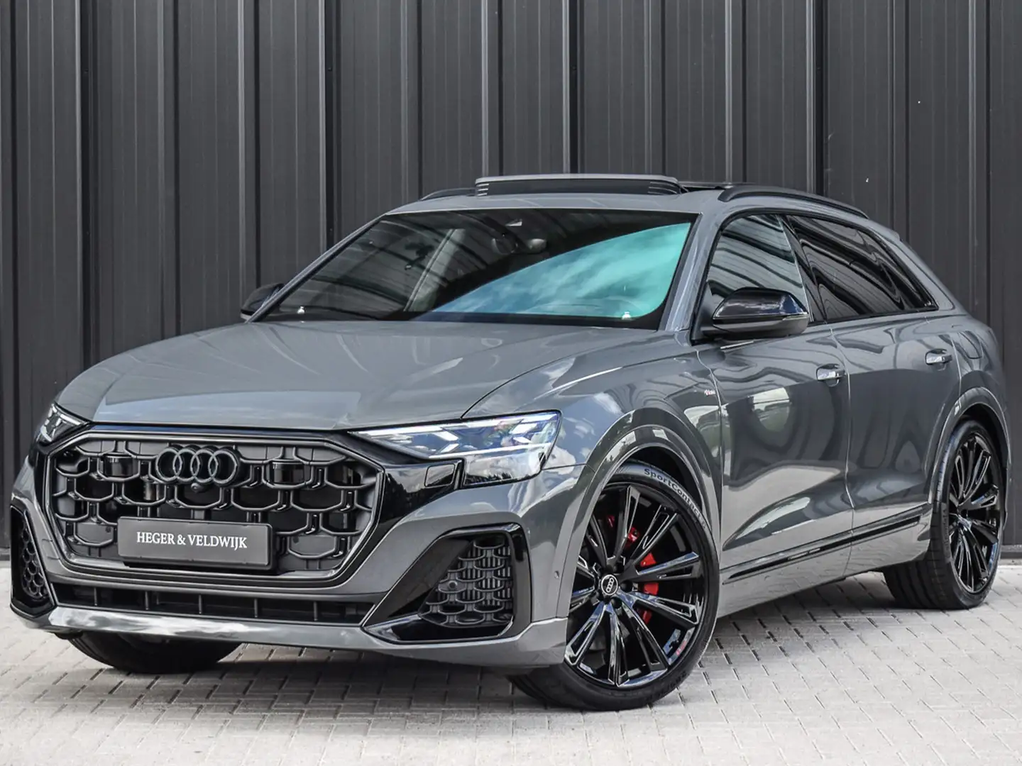 Audi Q8 60 TFSI e QUATTRO PRO LINE S COMPETITION | PANORAM Grijs - 2