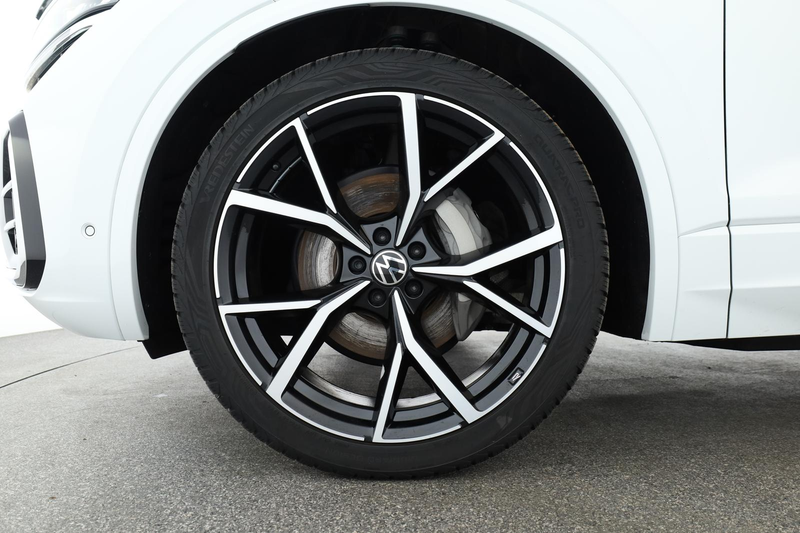 Volkswagen Touareg 3.0 TDI 4M R-Line Leder Pano DCC 22" AHK — photo 7