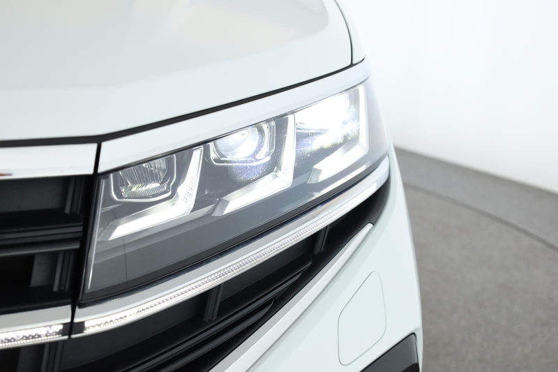 Volkswagen Touareg 3.0 TDI 4M R-Line Leder Pano DCC 22" AHK — photo 14