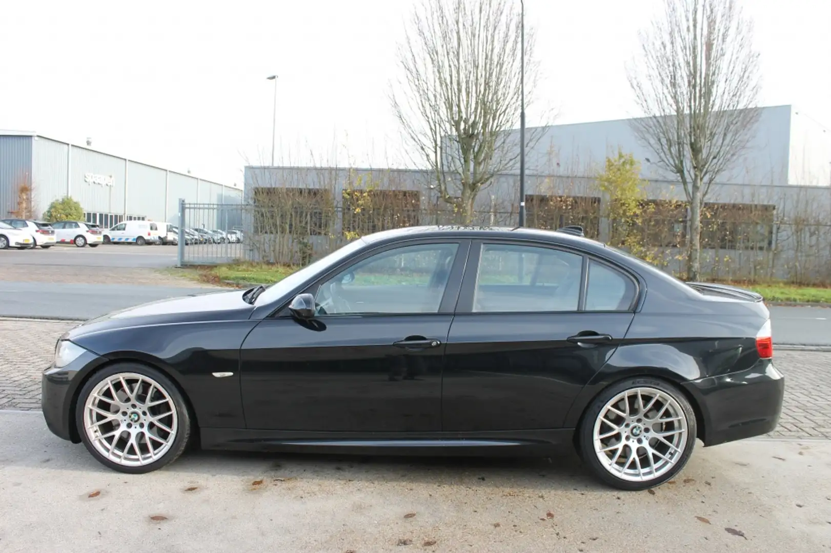 BMW 335 3-serie 335i High Executive Zwart - 2
