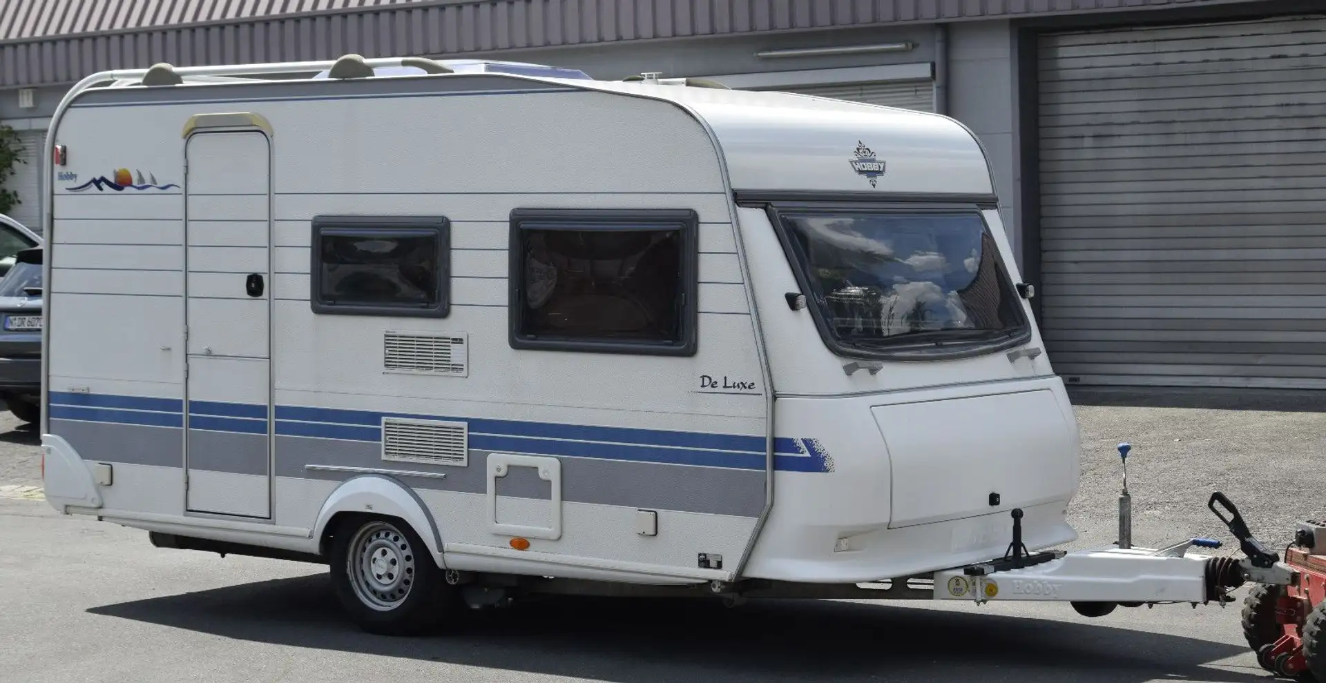 Hobby De Luxe 400 KB mit Mover und Vorzelt - 1