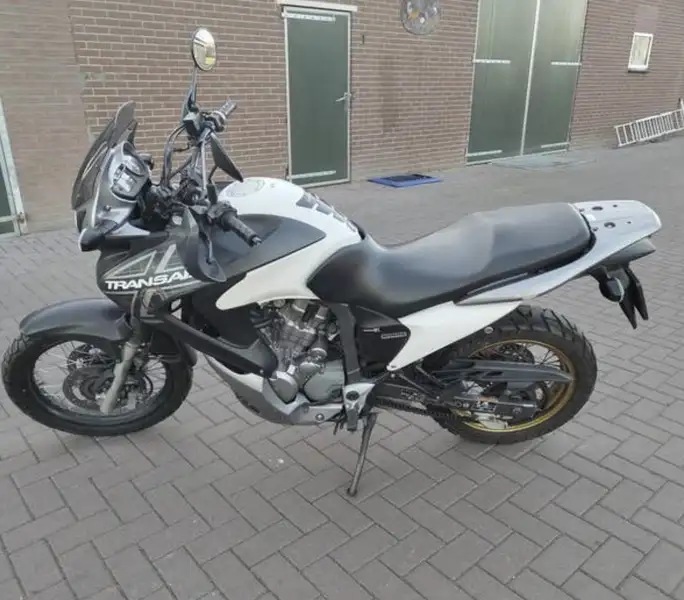 Honda XL 750 Transalp - foto 2