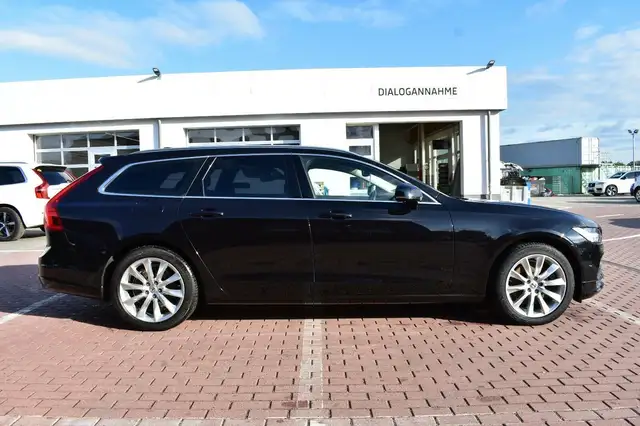 Volvo V90 view 5