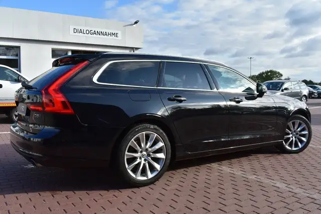Volvo V90 view 4