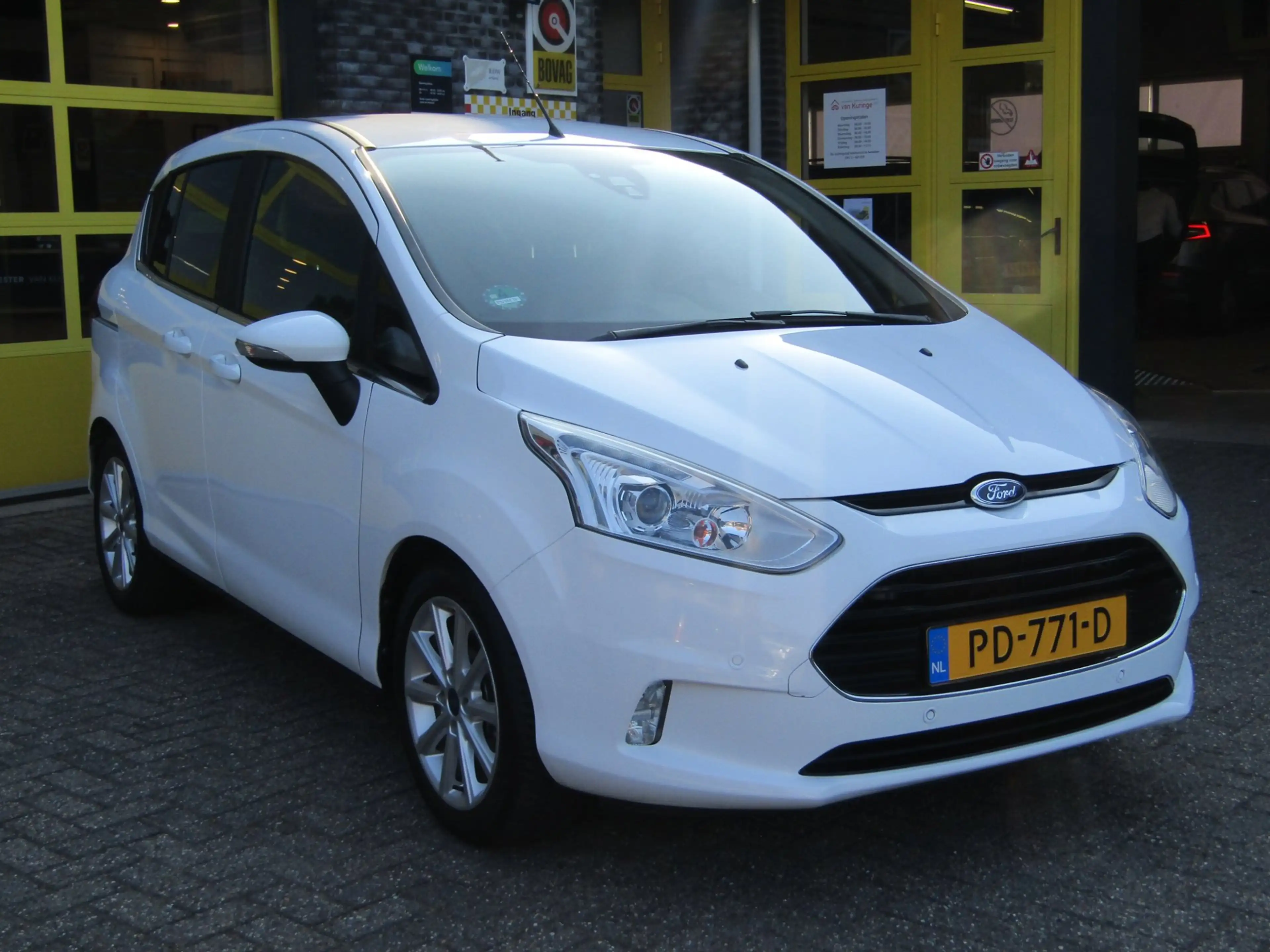 Ford B-Max 1.0 EcoBoost Titanium — photo 2