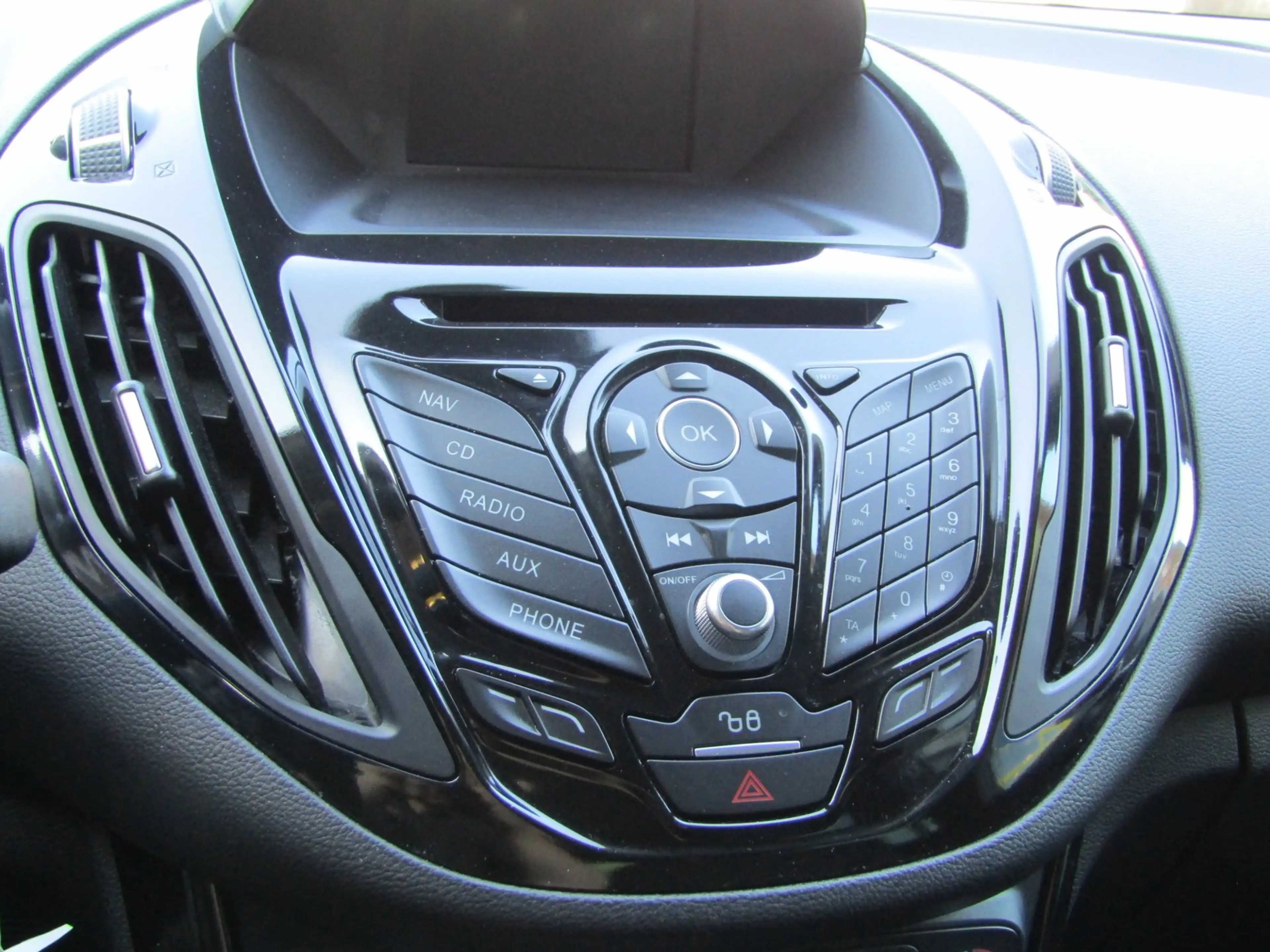 Ford B-Max 1.0 EcoBoost Titanium — photo 9