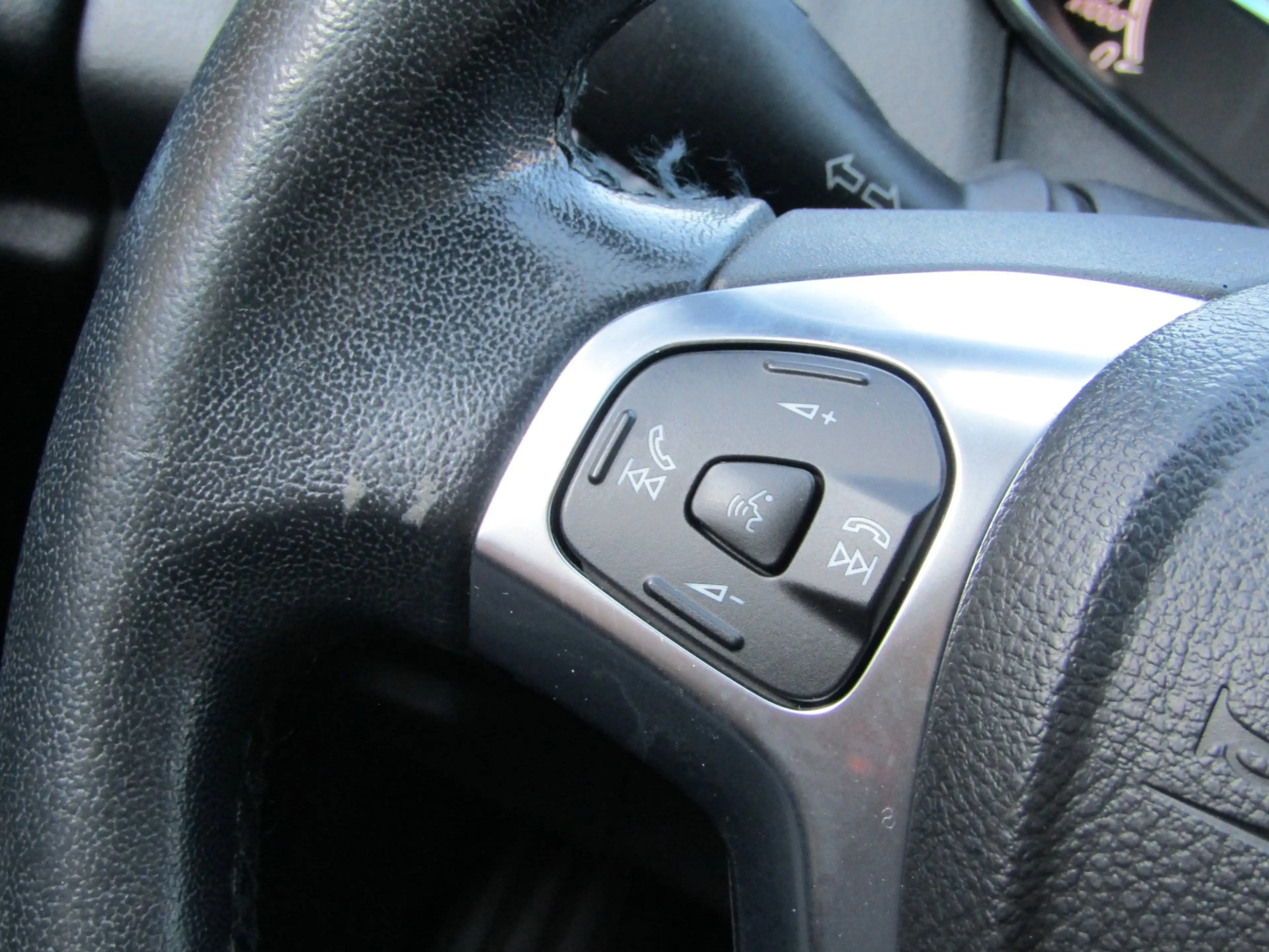 Ford B-Max 1.0 EcoBoost Titanium — photo 12