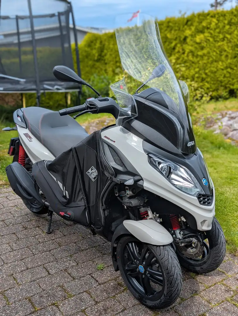 Piaggio MP3 300 HPE Белый - 1