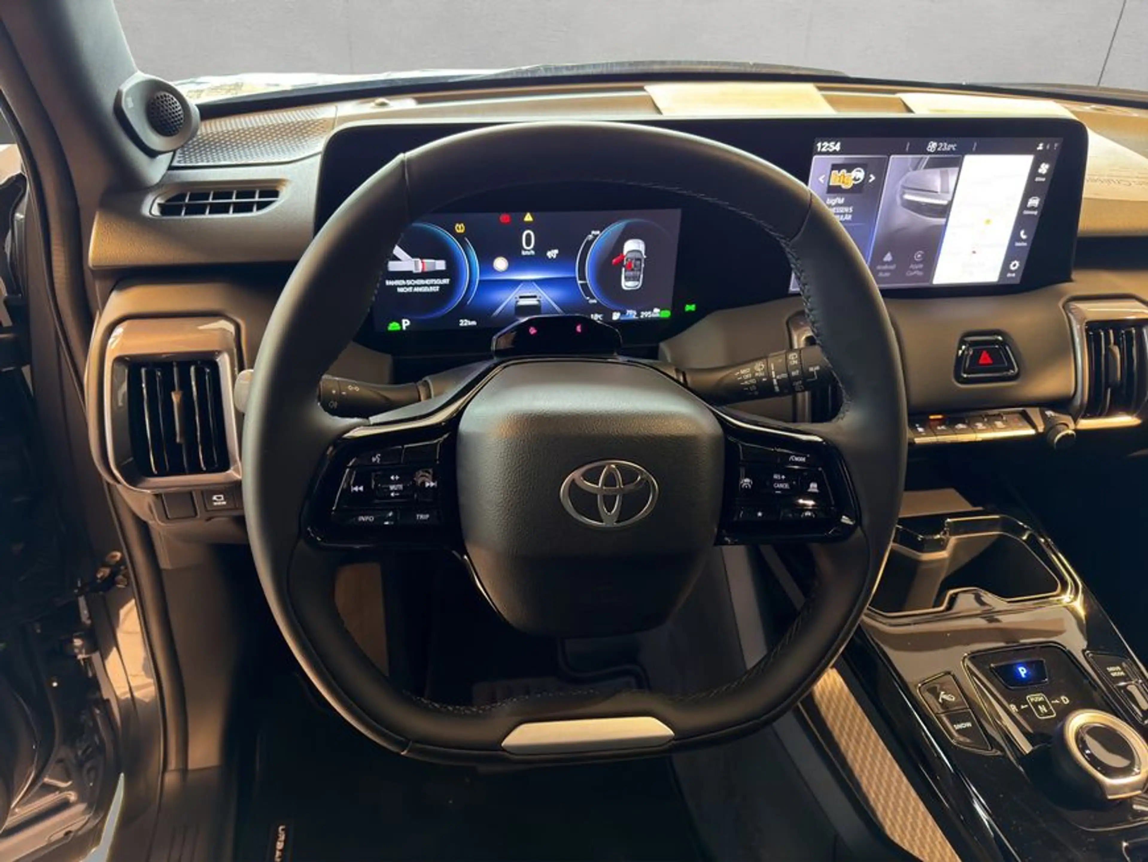 Toyota Urban Cruiser 61kWh Lounge 128 kW — photo 11
