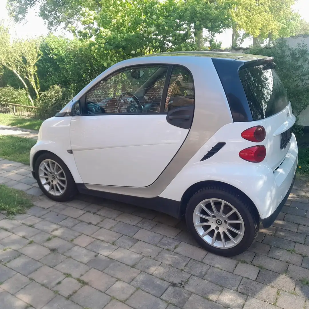 smart forTwo Micro Hybrid Drive 52kW (451.380) Grau - 2