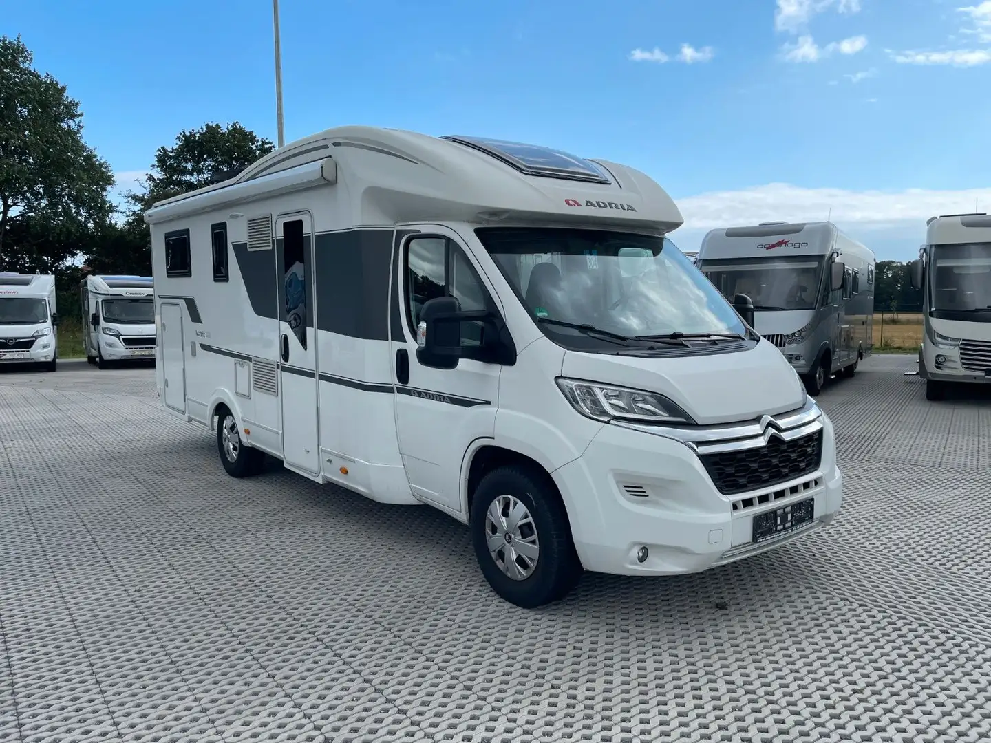Adria Matrix 670 SL *ALL IN**Dachklima**L-Dinette* Wit - 1