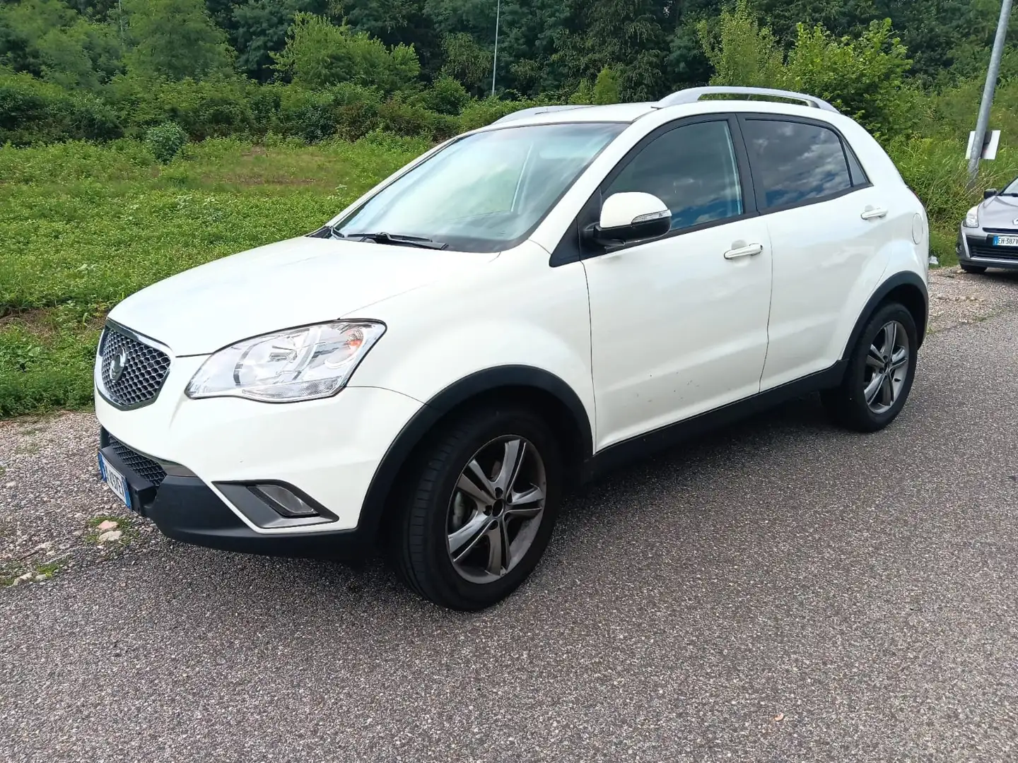 SsangYong Korando Korando 2.0 e-xdi Classy awd auto Bílá - 1