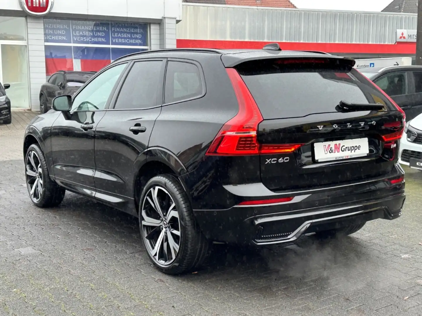 Volvo XC60 H&K Panorama 21-Zoll Standheiz Sportsitze Noir - 2