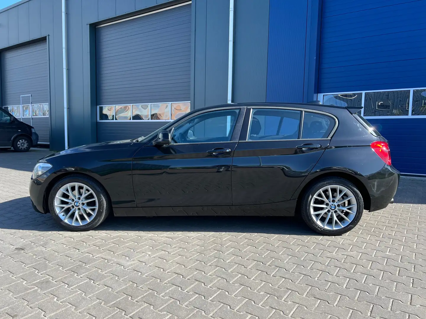 BMW 114 1-serie 114i EDE Executive | Cruise + Airco Zwart - 2