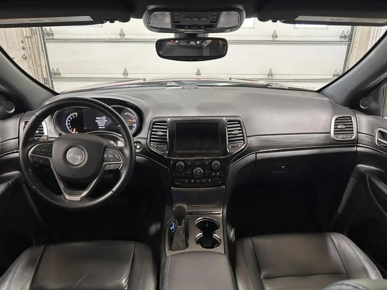 Jeep Grand Cherokee снимка Jeep Grand Cherokee