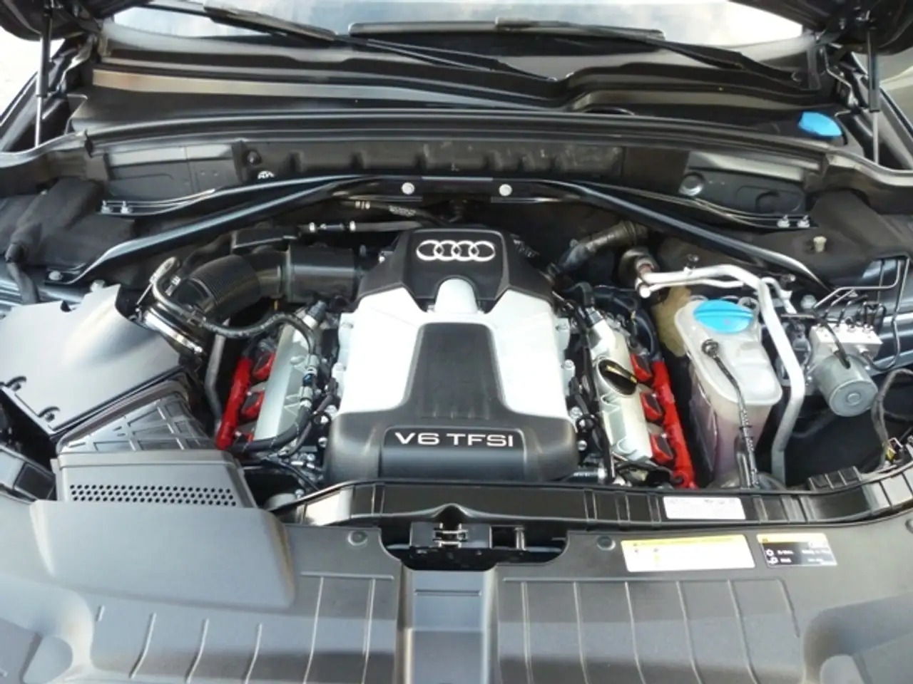 Audi Q5 снимка Audi Q5