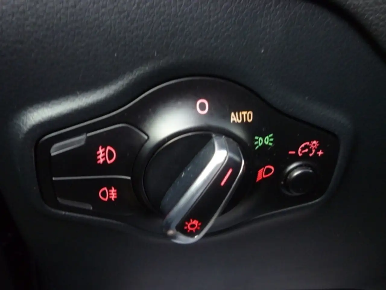 Audi Q5 снимка Audi Q5