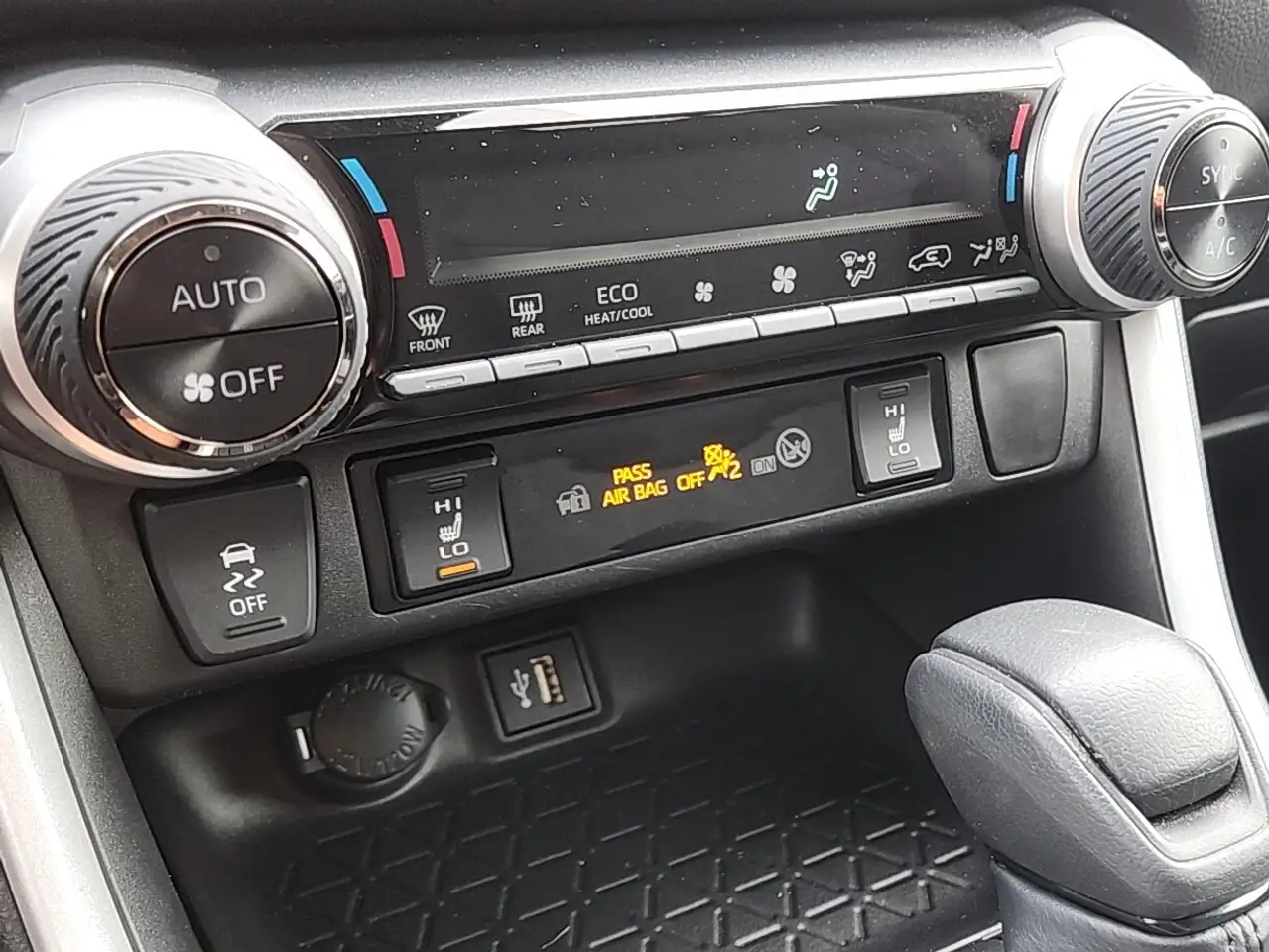 Toyota RAV 4 photo Toyota RAV 4