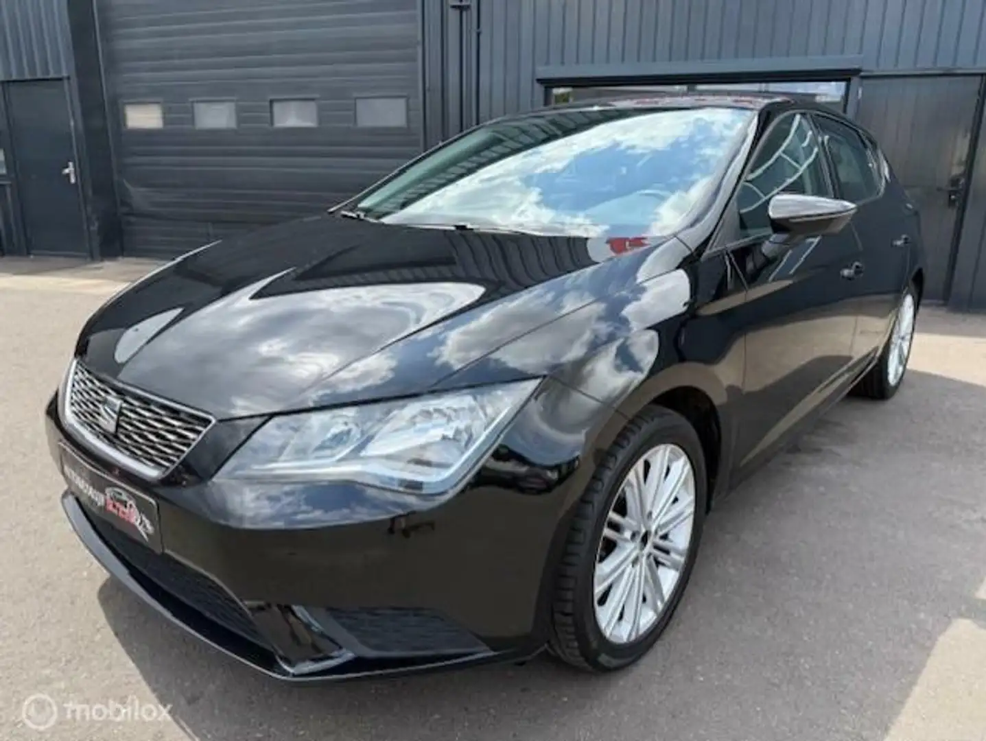 SEAT Leon 1.2 TSI Style Zwart - 2