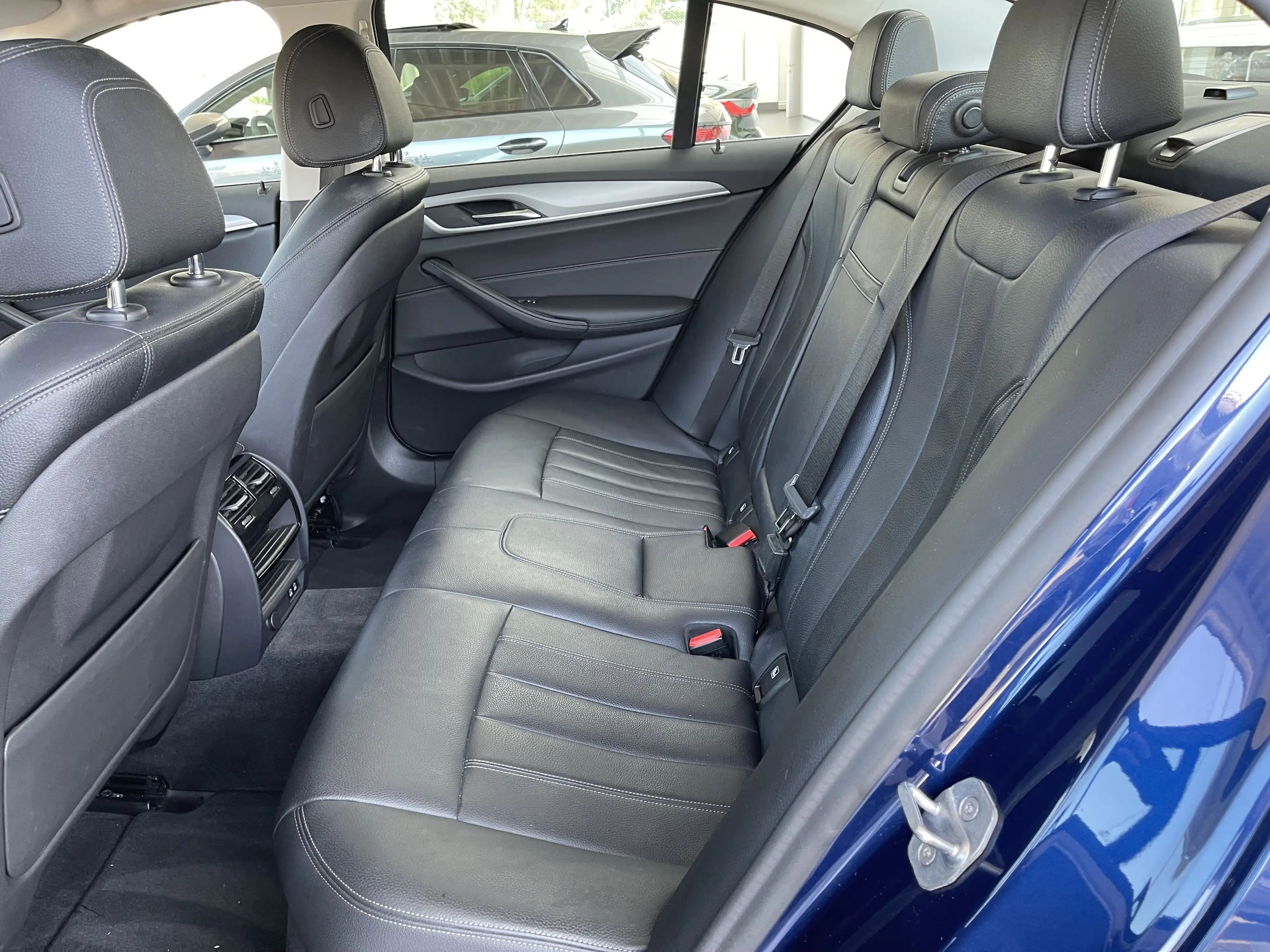 BMW 518 dA *** GARANTIE + COCKPIT + LED + CUIR + GPS *** — photo 12