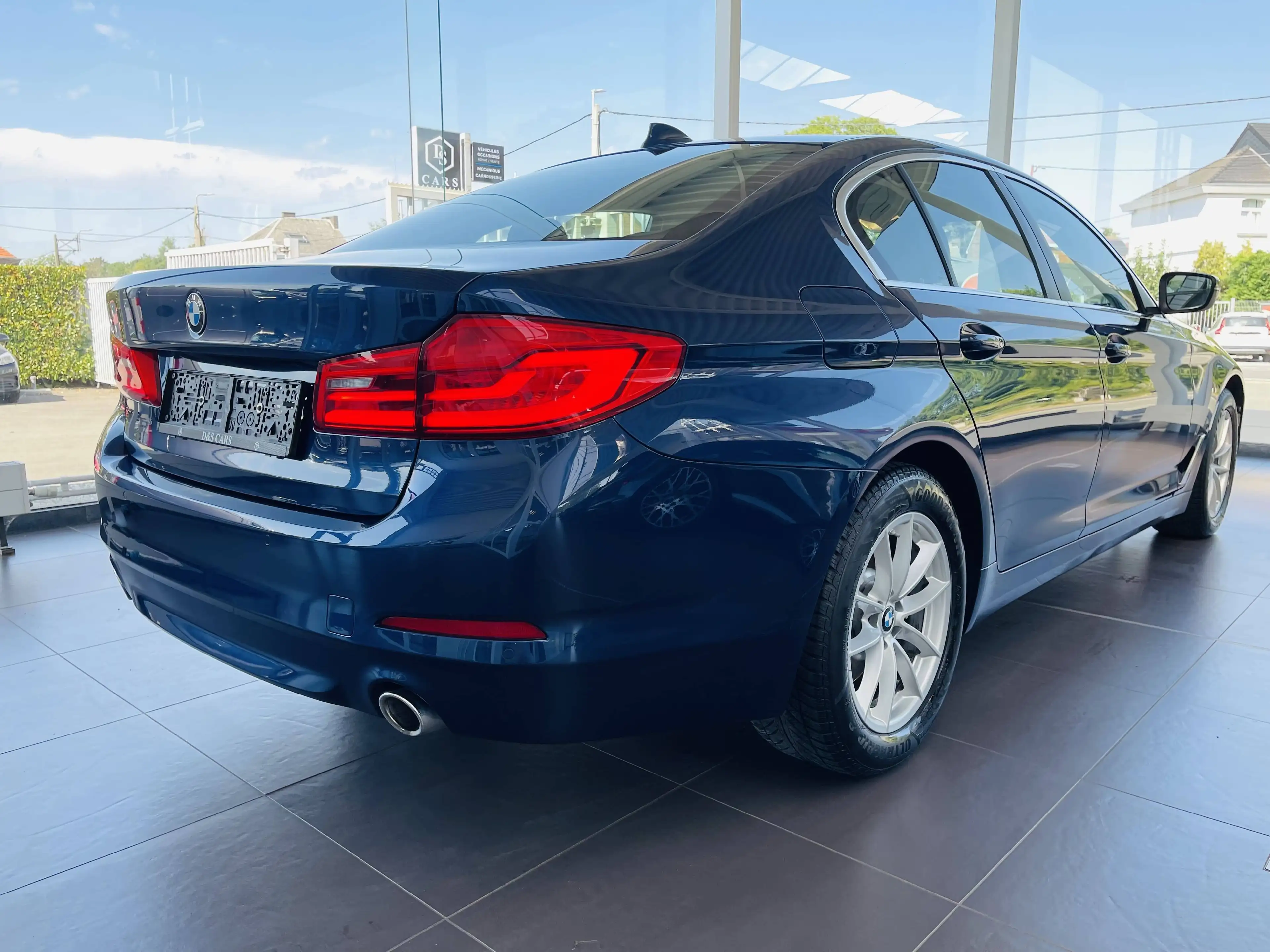 BMW 518 dA *** GARANTIE + COCKPIT + LED + CUIR + GPS *** — photo 5