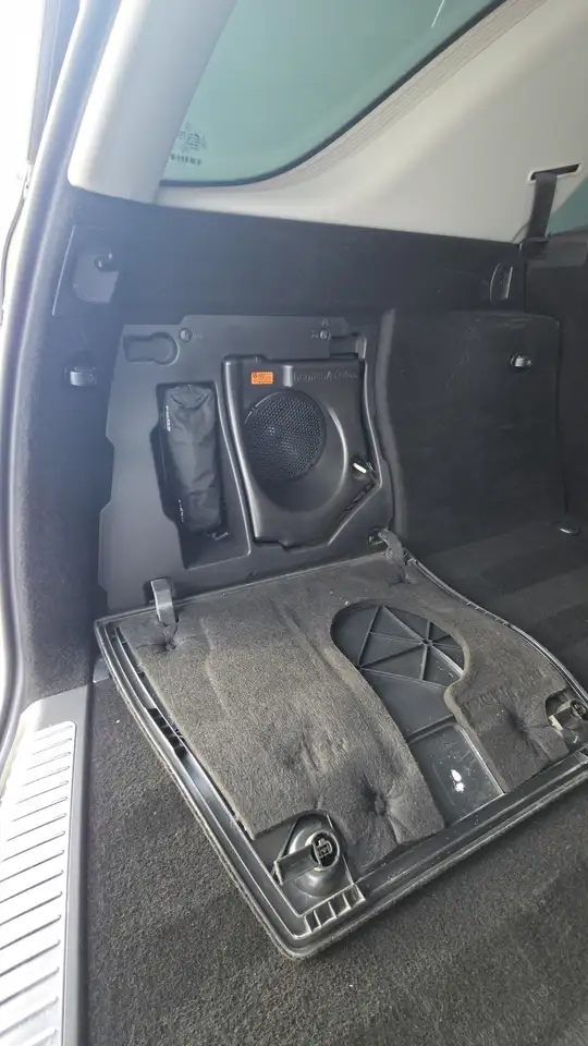 Mercedes-Benz M-Class снимка Mercedes-Benz M-Class