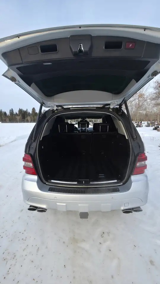 Mercedes-Benz M-Class снимка Mercedes-Benz M-Class