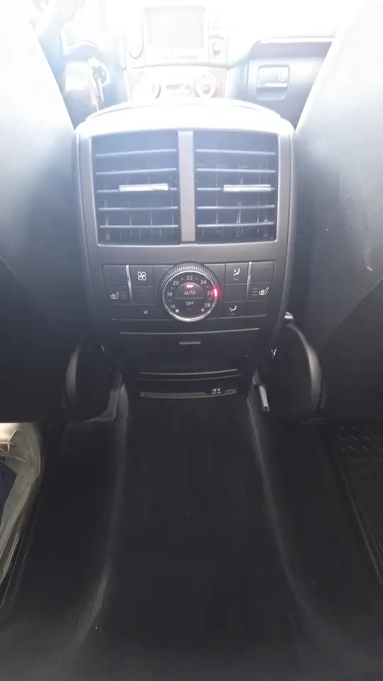 Mercedes-Benz M-Class снимка Mercedes-Benz M-Class