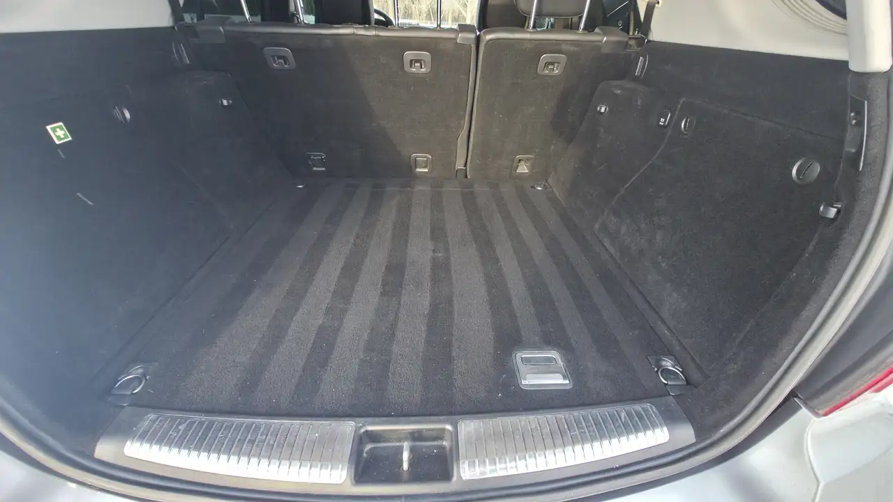 Mercedes-Benz M-Class снимка Mercedes-Benz M-Class