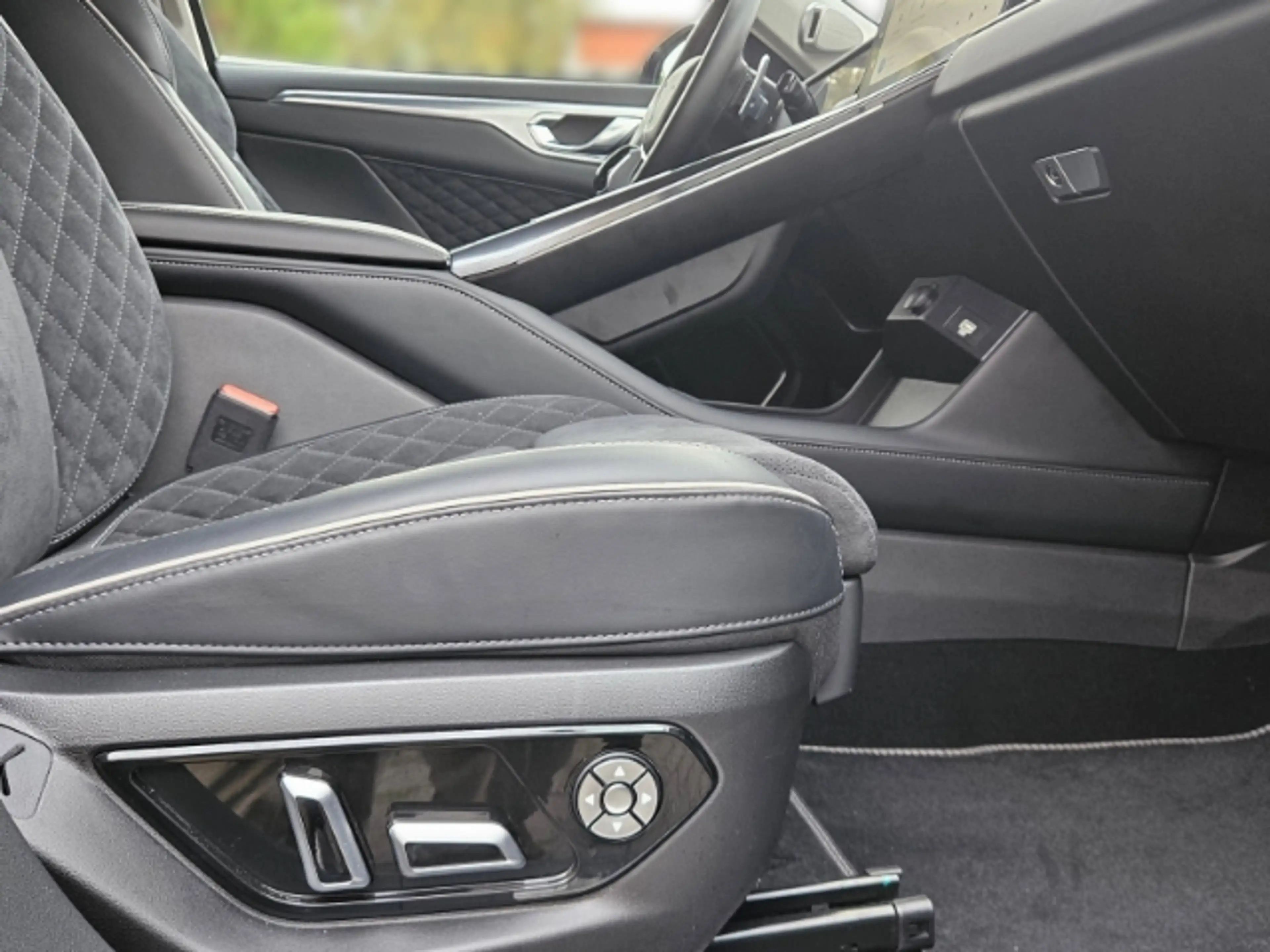 GWM WEY 05 Luxury 2.0 AWD Sitzkomfortpaket Plug In Hybrid Pow — photo 11