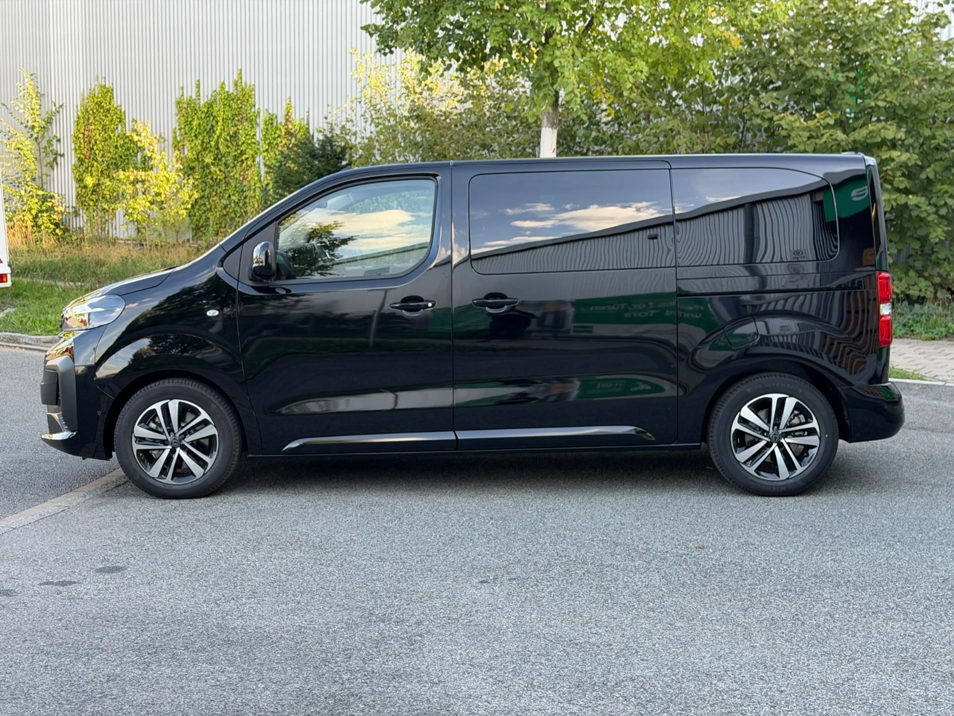 Peugeot Traveller L2 Allure 180 EAT8 Panorama Leder AHK — photo 8