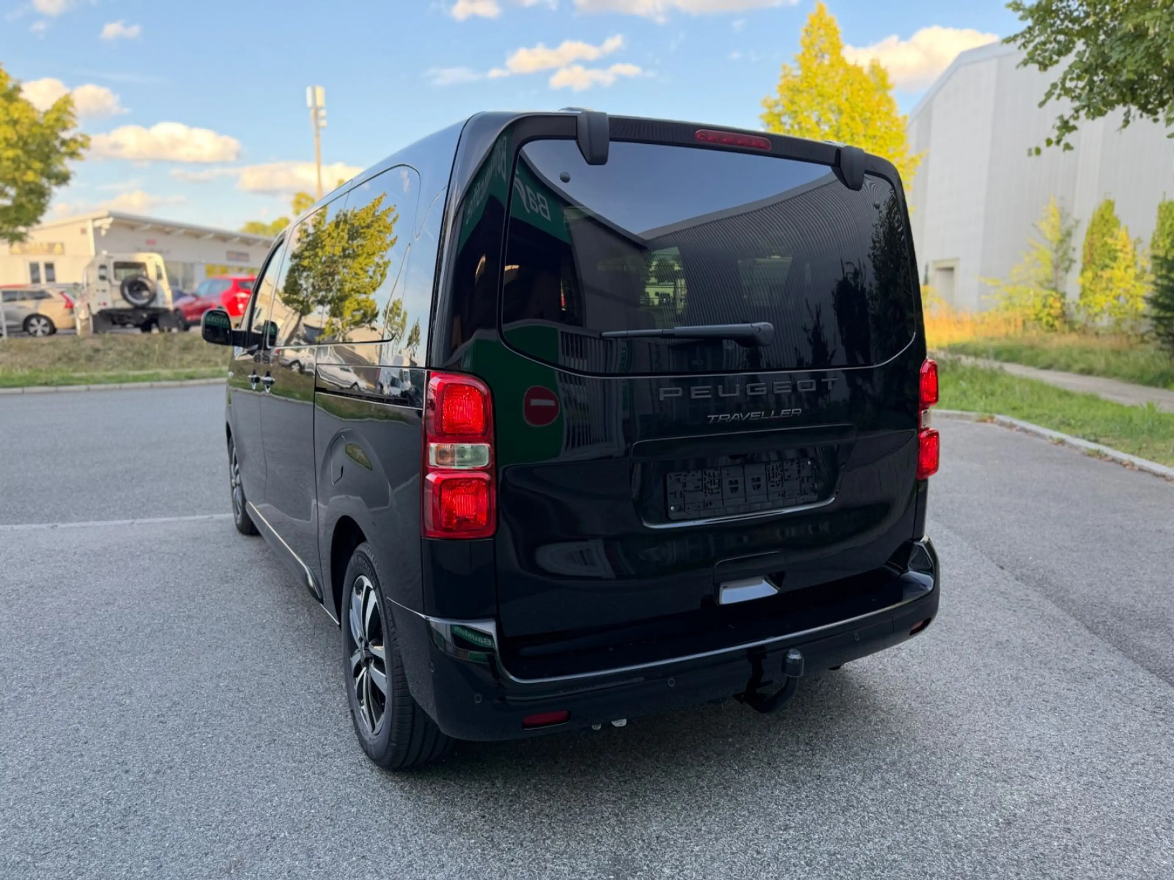 Peugeot Traveller L2 Allure 180 EAT8 Panorama Leder AHK — photo 7