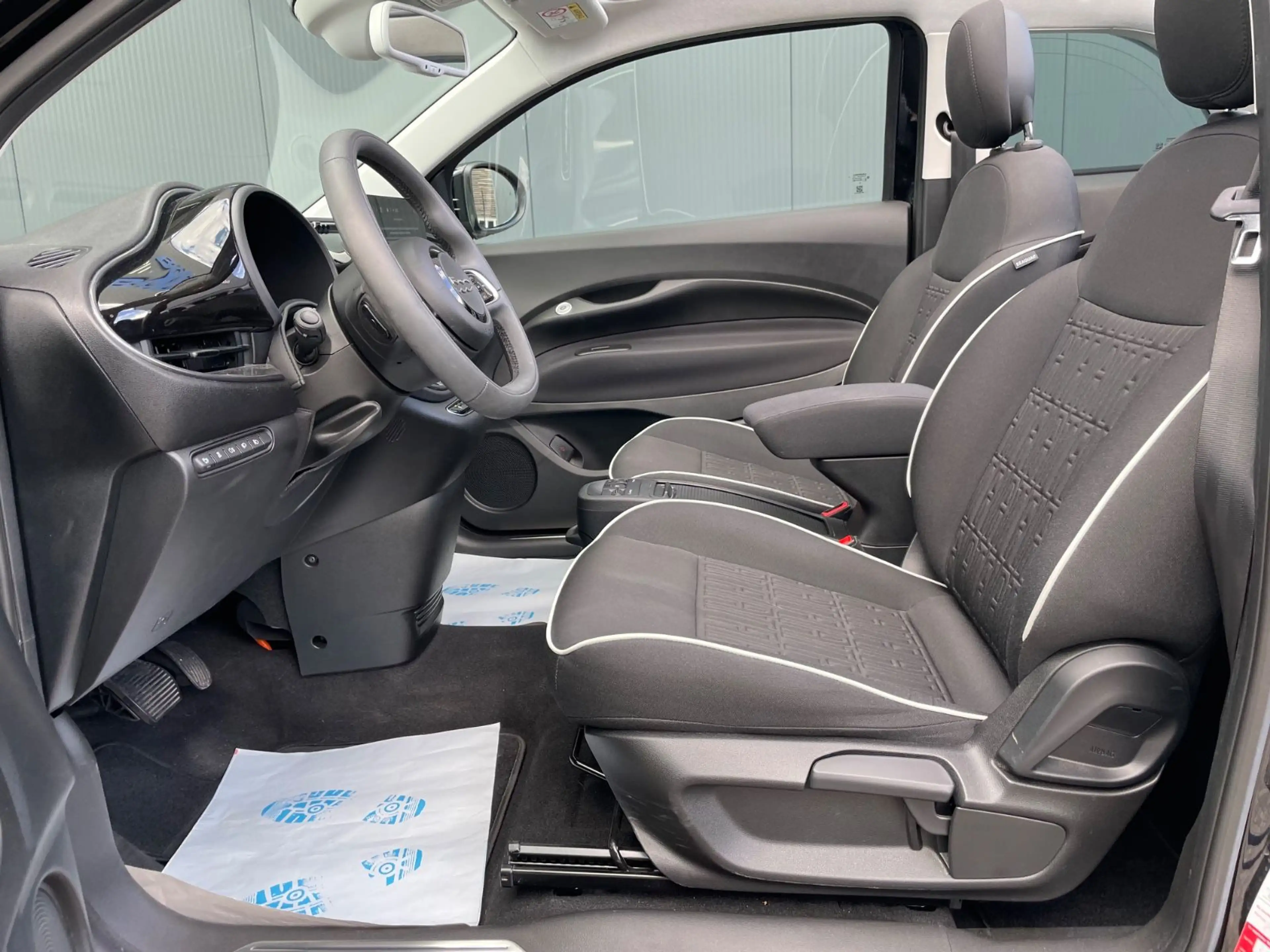 Fiat 500e Cabrio/Style/Komfort/1. Hand/NP 42 TSD — photo 16