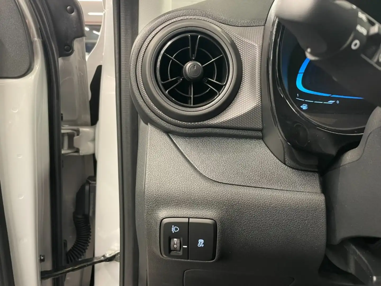 Hyundai i10 1.0 MPI 63 CV Connectline KM0 MY25 Argento - 2