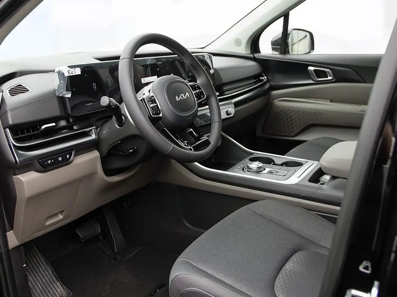 Kia Carnival снимка Kia Carnival