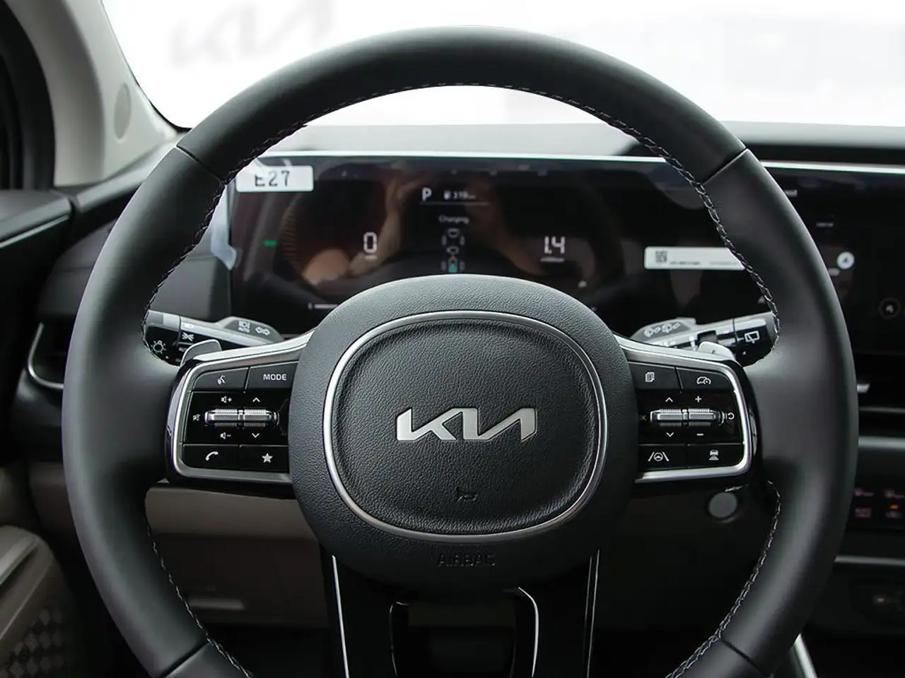 Kia Carnival снимка Kia Carnival