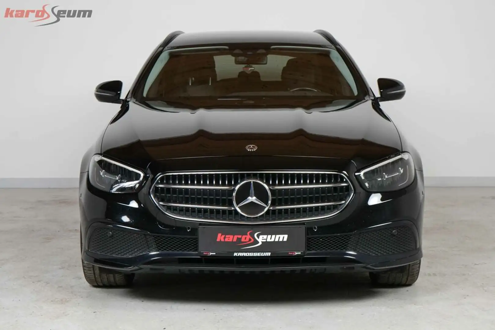 Mercedes-Benz E 300 de T 4Matic Avantgarde *NIGHT*ACC*RFK*beh.-L Zwart - 2