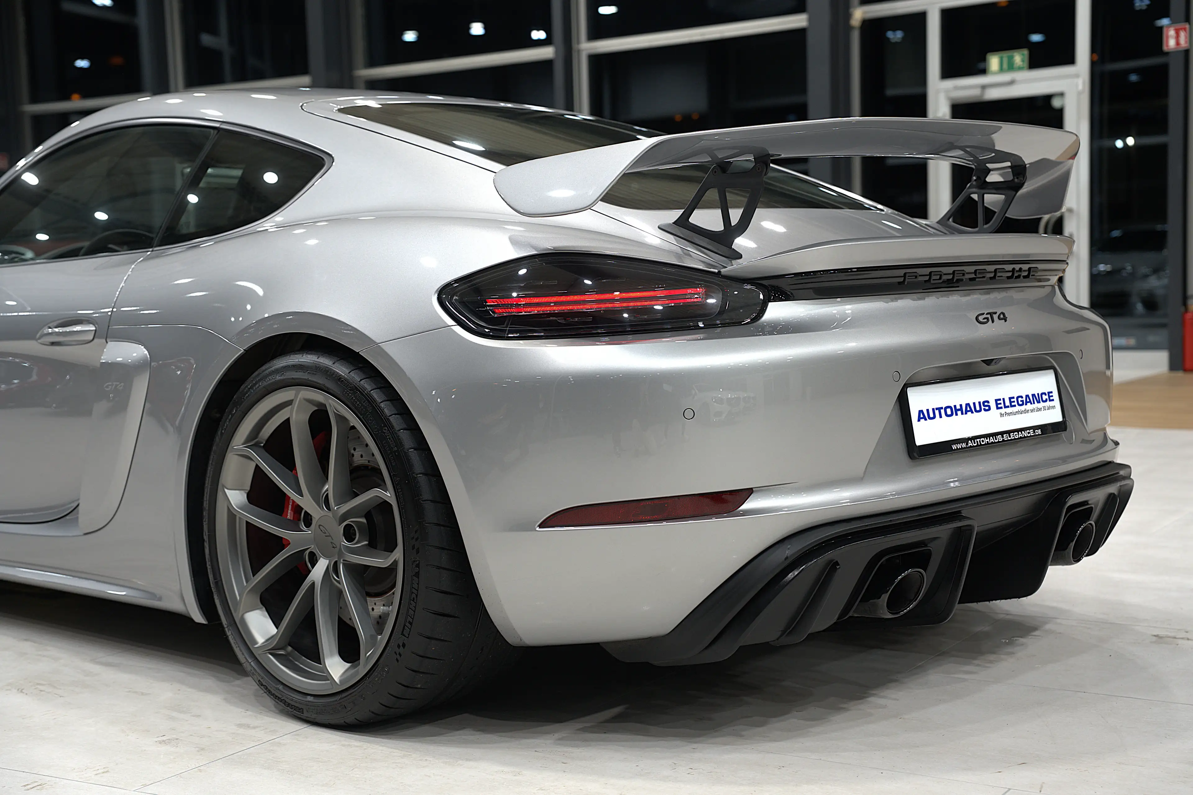 Porsche Cayman 718 GT4*CARBON-SCHALEN*SPORT-CHRONO*BOSE* — photo 11