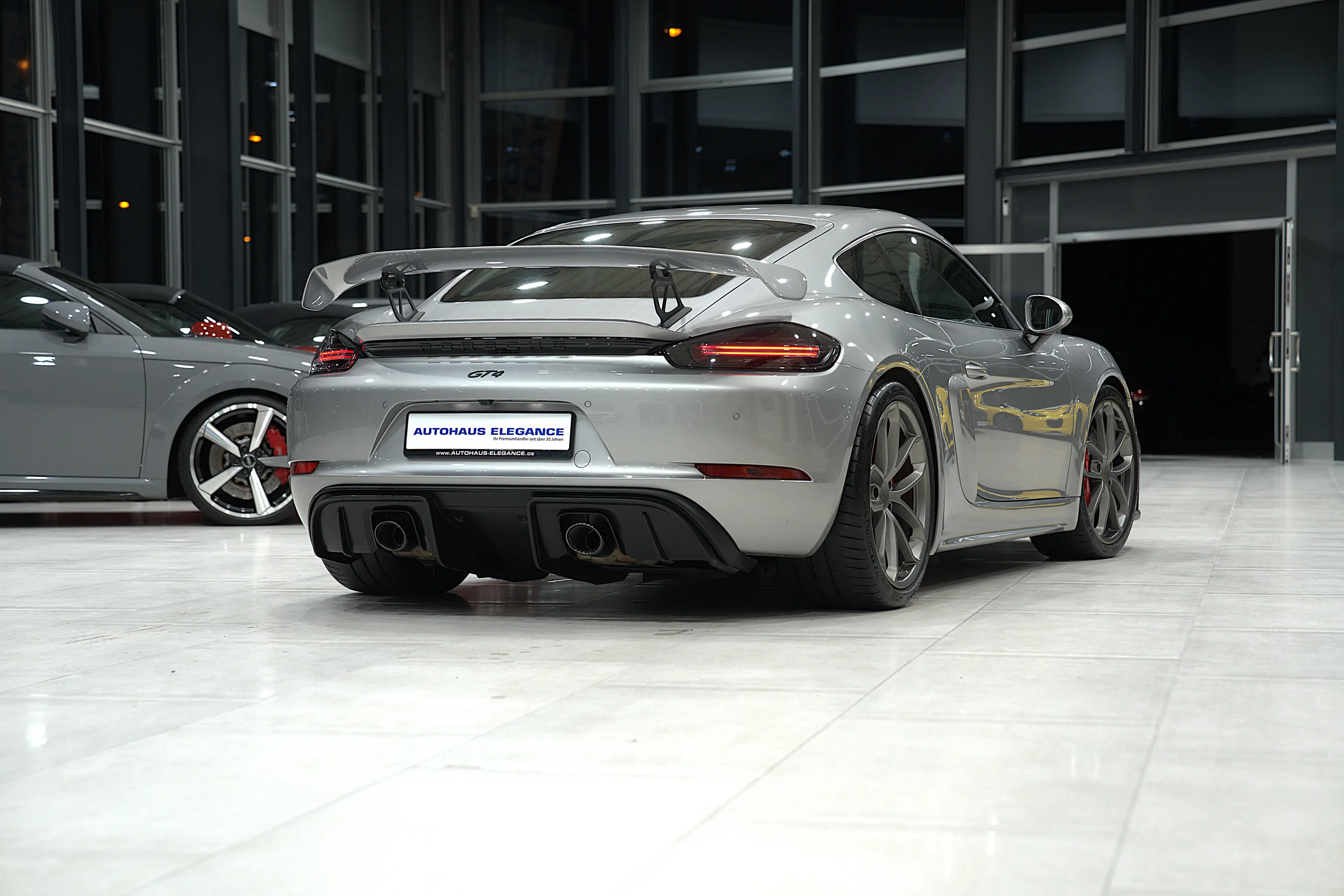 Porsche Cayman 718 GT4*CARBON-SCHALEN*SPORT-CHRONO*BOSE* — photo 2