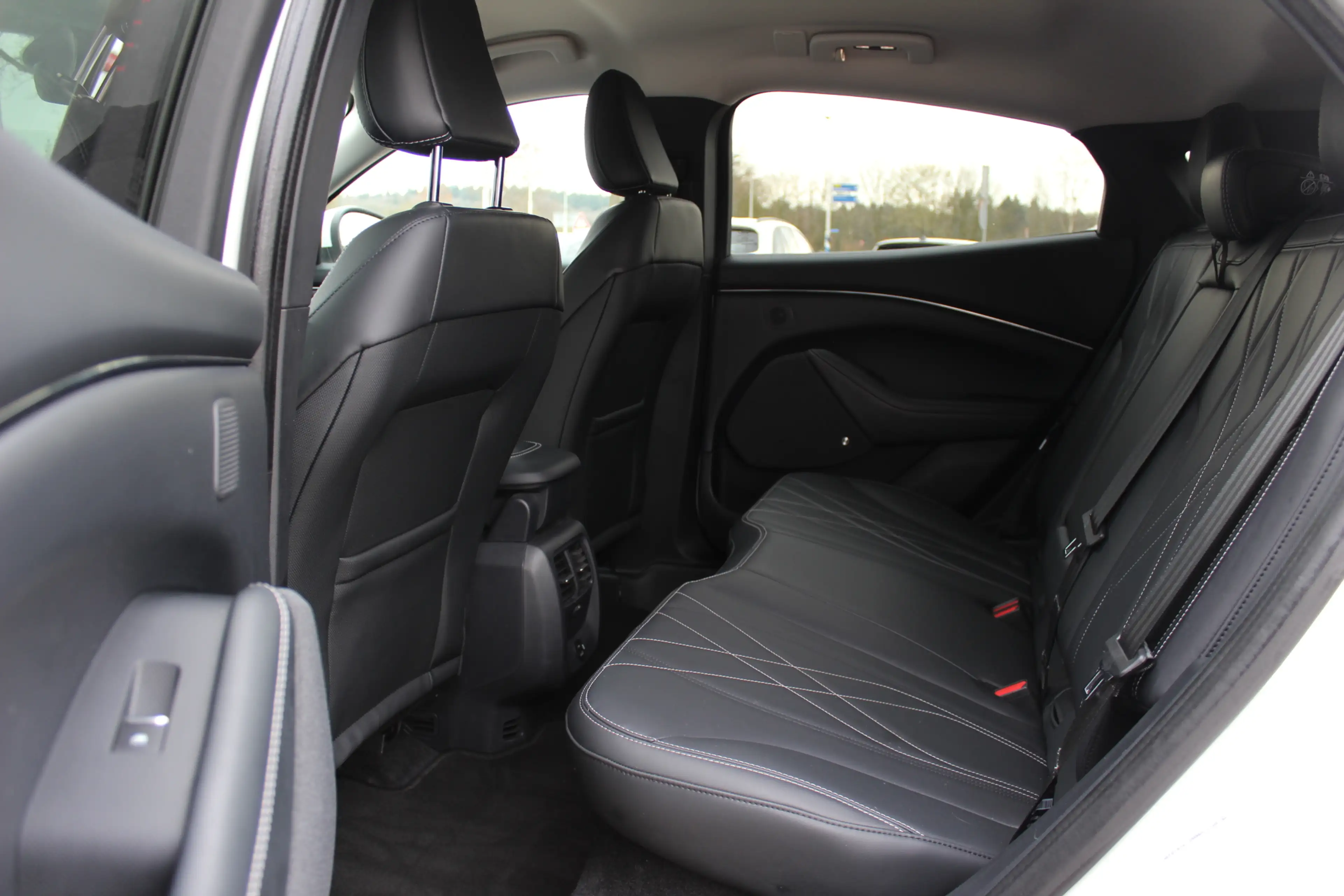Ford Mustang Mach-E Extended RWD 98 kWh / SoH 93,4% / 360Camera / Lede — photo 12