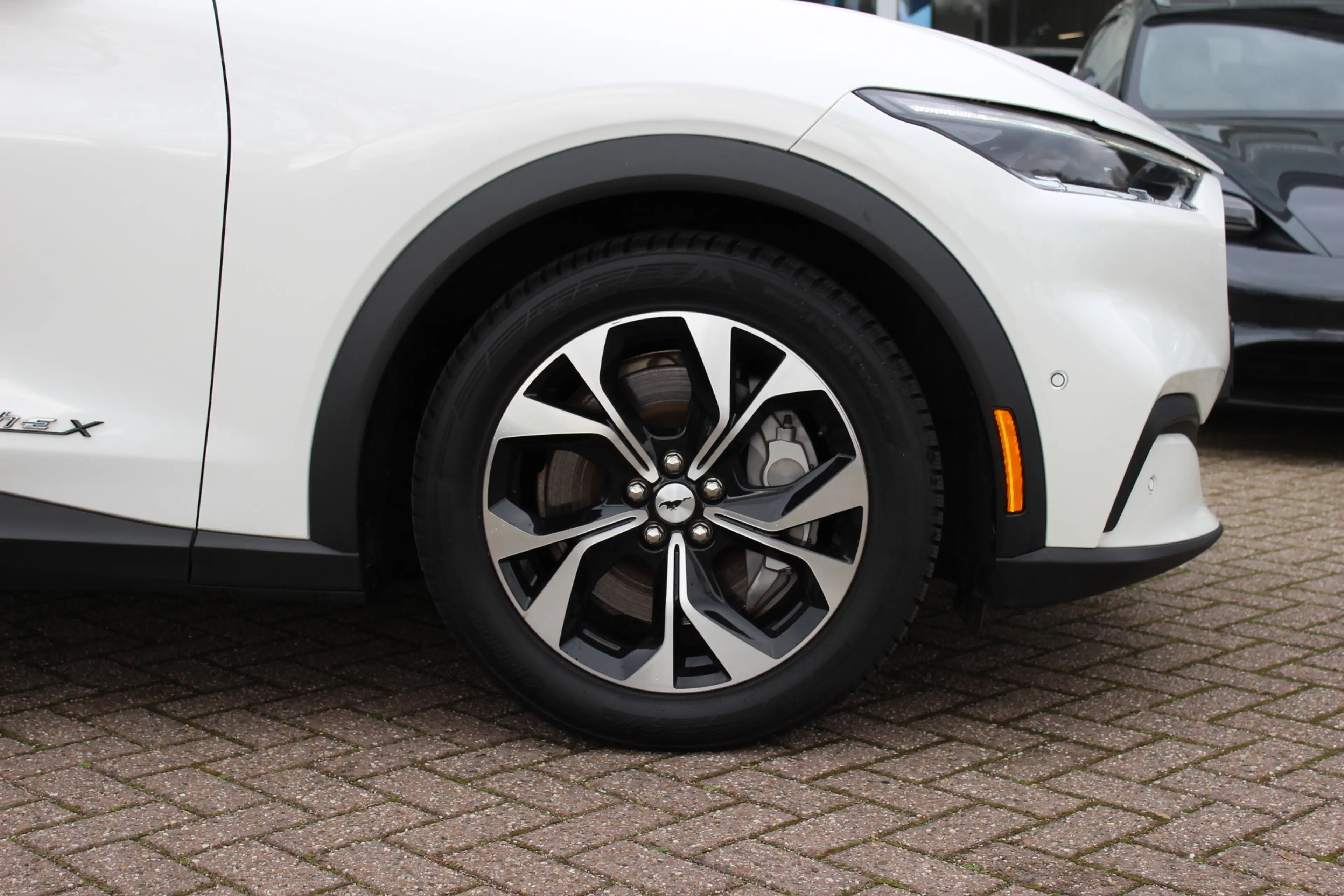 Ford Mustang Mach-E Extended RWD 98 kWh / SoH 93,4% / 360Camera / Lede — photo 15