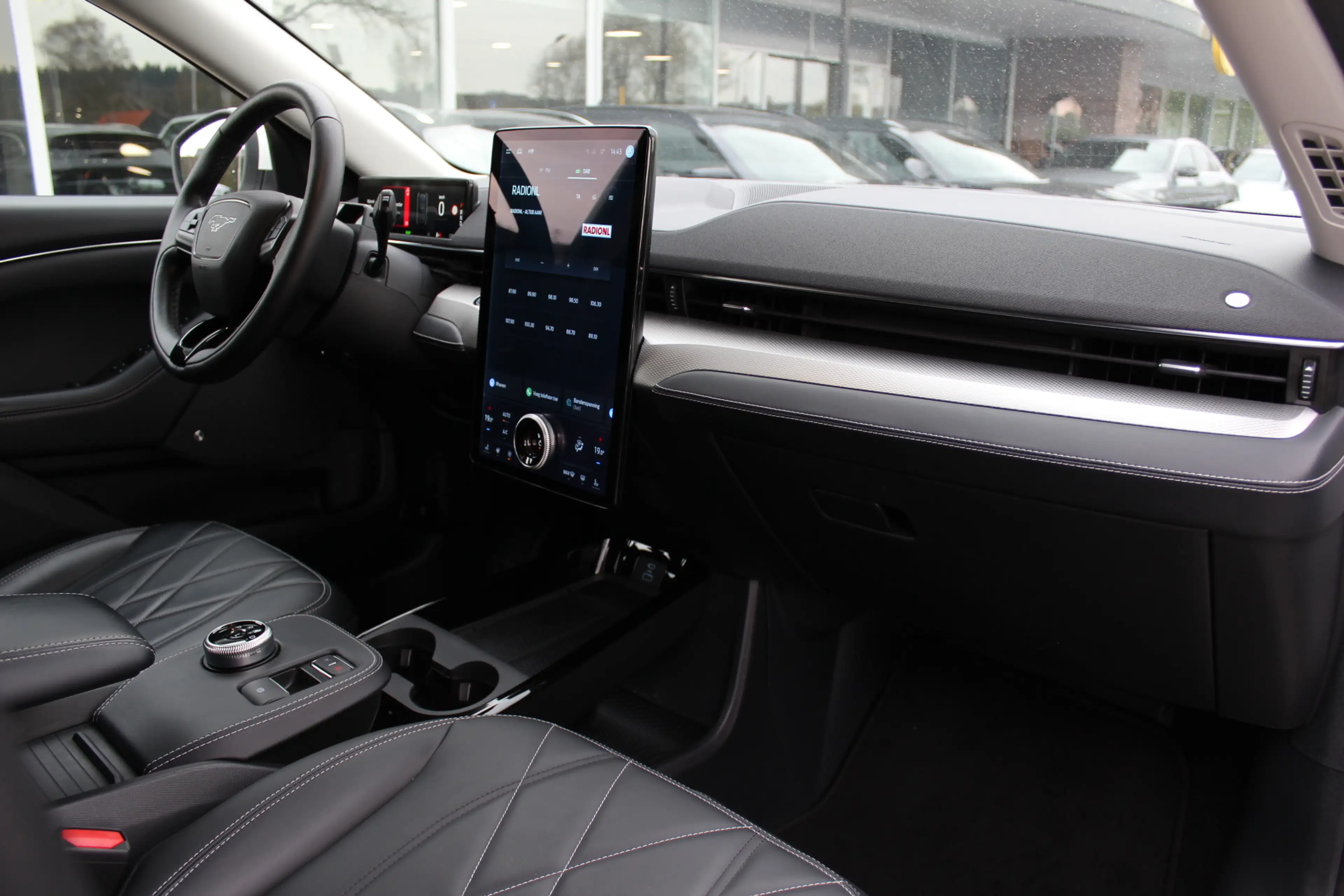 Ford Mustang Mach-E Extended RWD 98 kWh / SoH 93,4% / 360Camera / Lede — photo 14