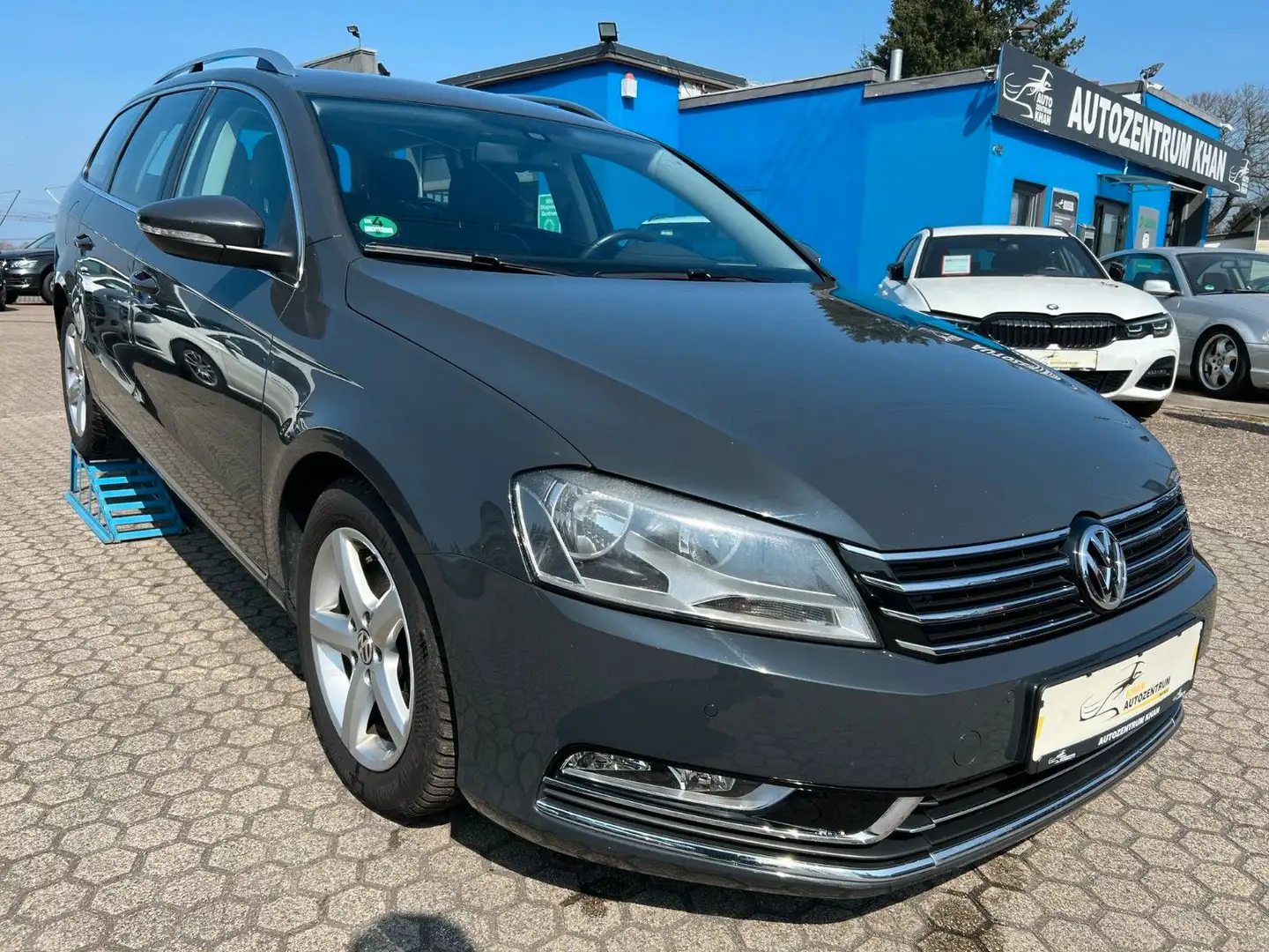 Volkswagen Passat Variant Highline NAVI/SHZ/PDC/DSG Gris - 1