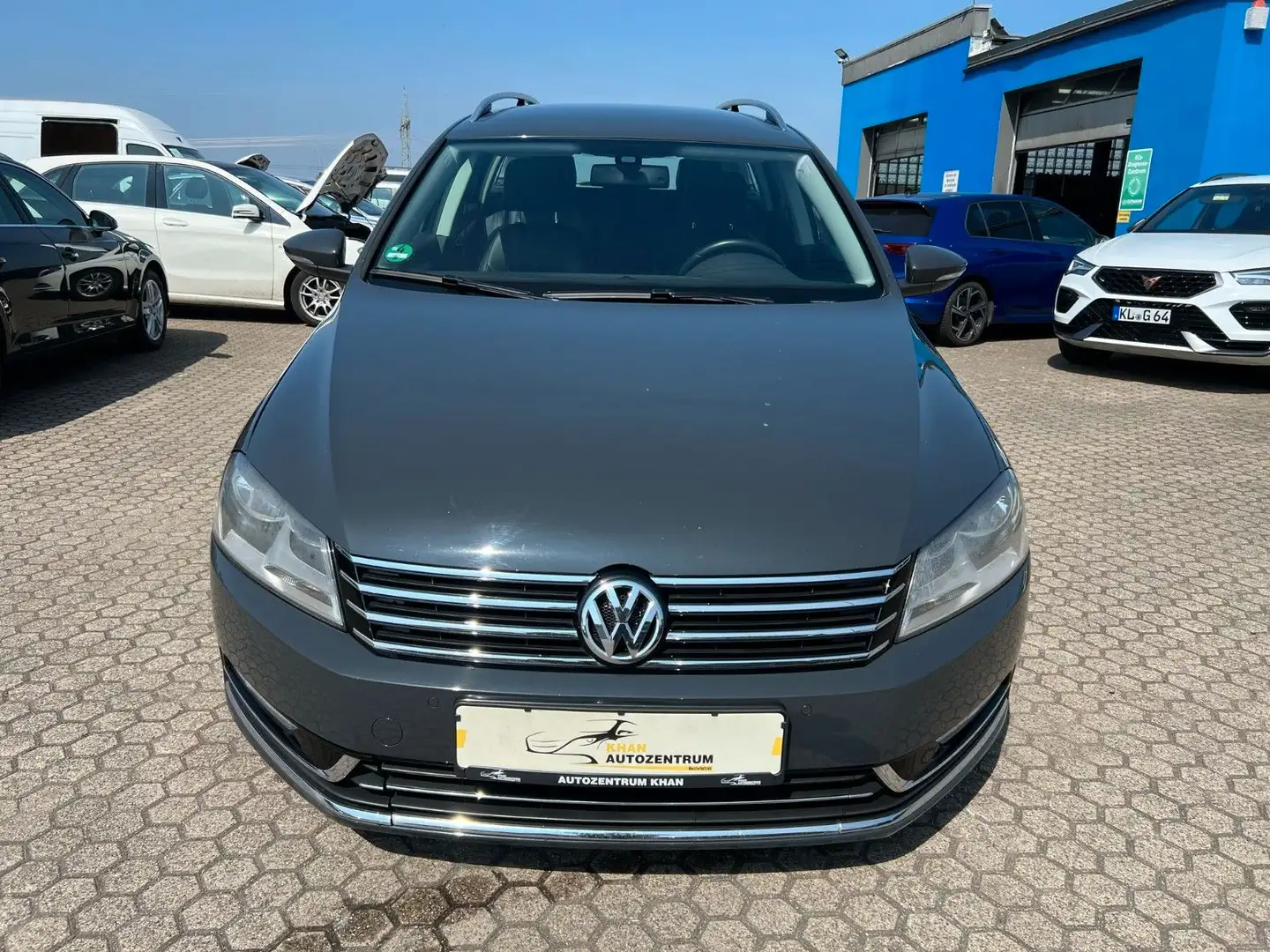 Volkswagen Passat Variant Highline NAVI/SHZ/PDC/DSG Gris - 2